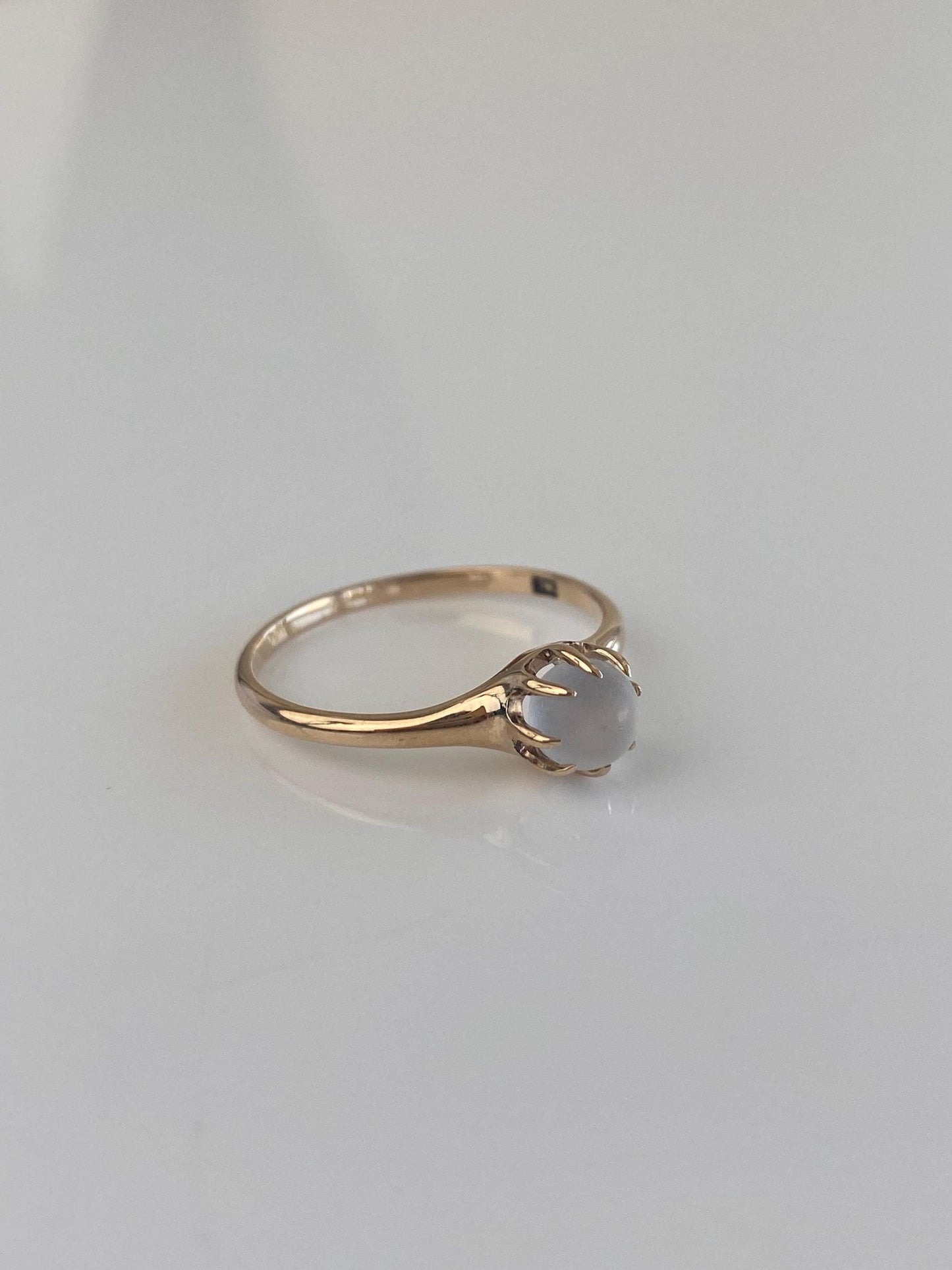 Vintage Solid 10k Yellow Gold Moonstone Sphere Ring - Size 6.75