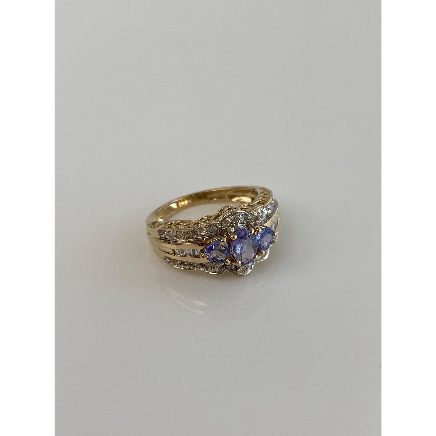 Solid 14k Yellow Gold Tanzanite Diamond Ring Band - Size 7