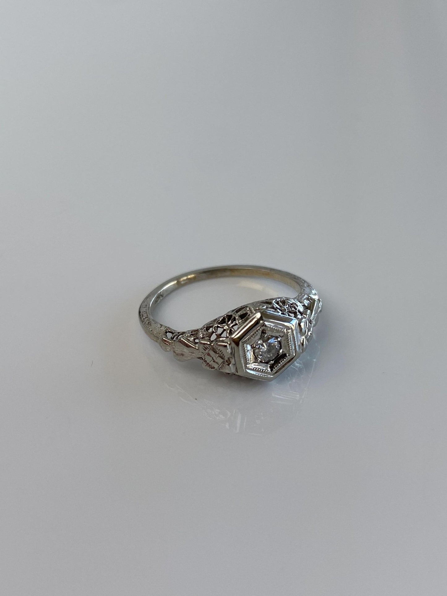 Vintage Solid 18k White Gold Clear Sapphire Art Deco Ring Band - Size 5.5