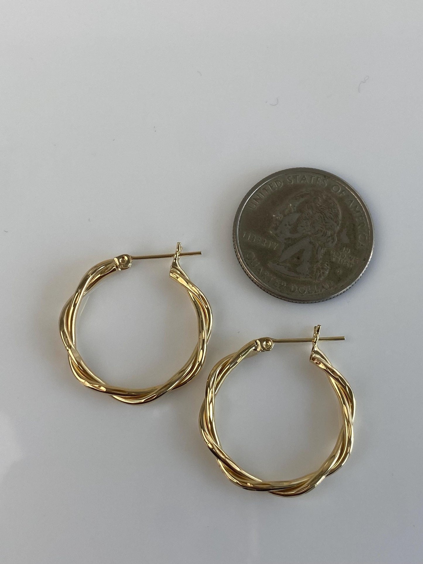 Vintage 14k Yellow Gold Twist Hoop Earrings