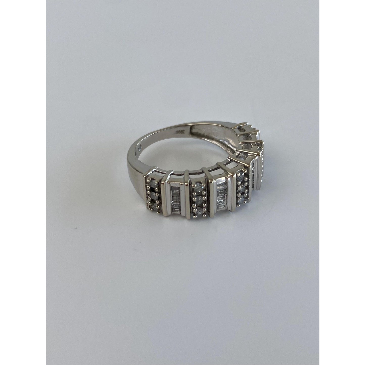Vintage Solid 10k White Gold Diamond Ring Band - Size 7.25