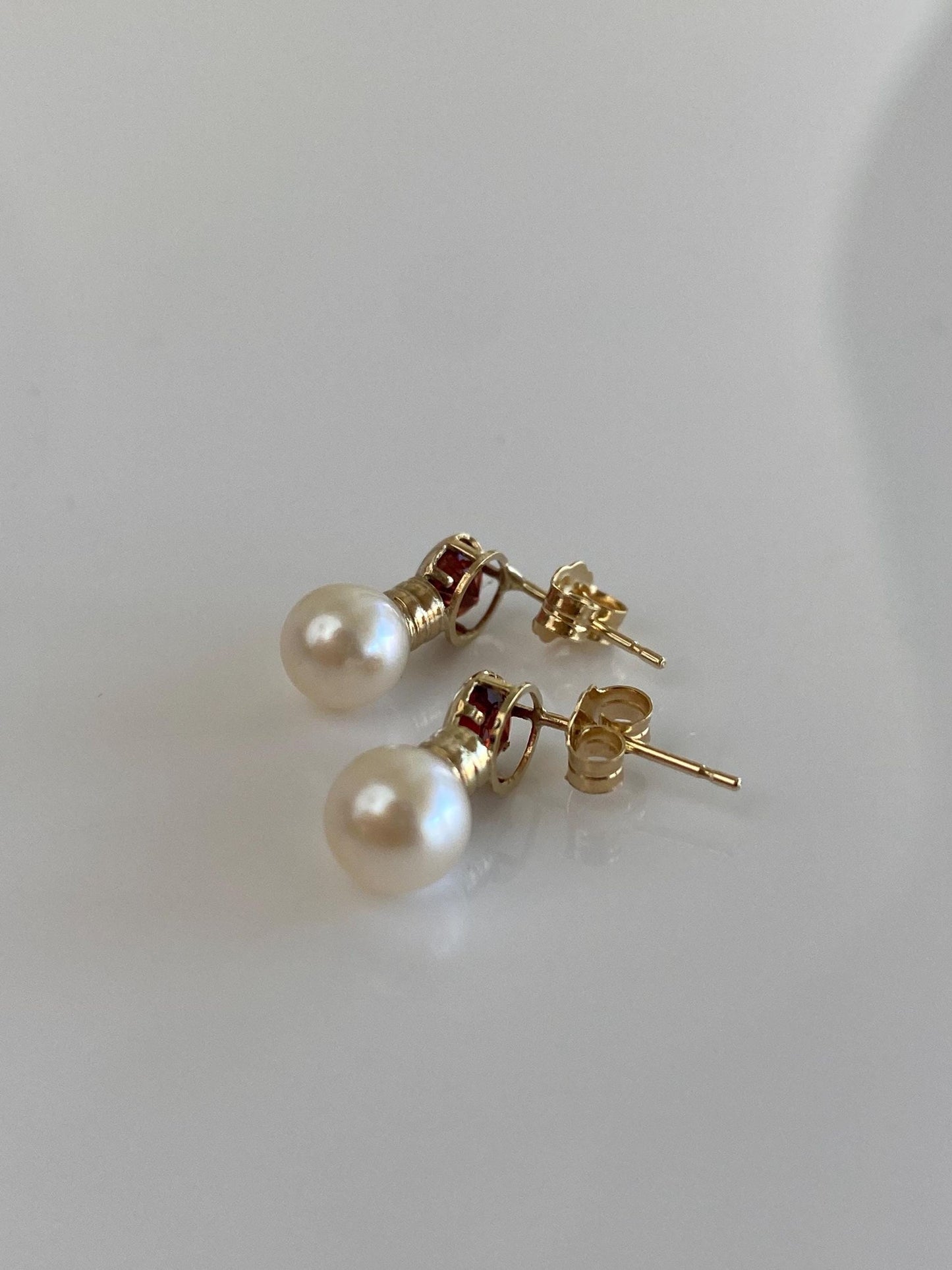 Vintage Solid 14k Yellow Gold Garnet Pearl Stud Earrings