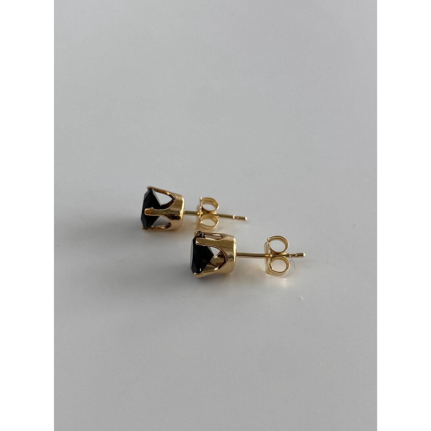 Vintage Solid 14k Yellow Gold Black Onyx Stud Earrings