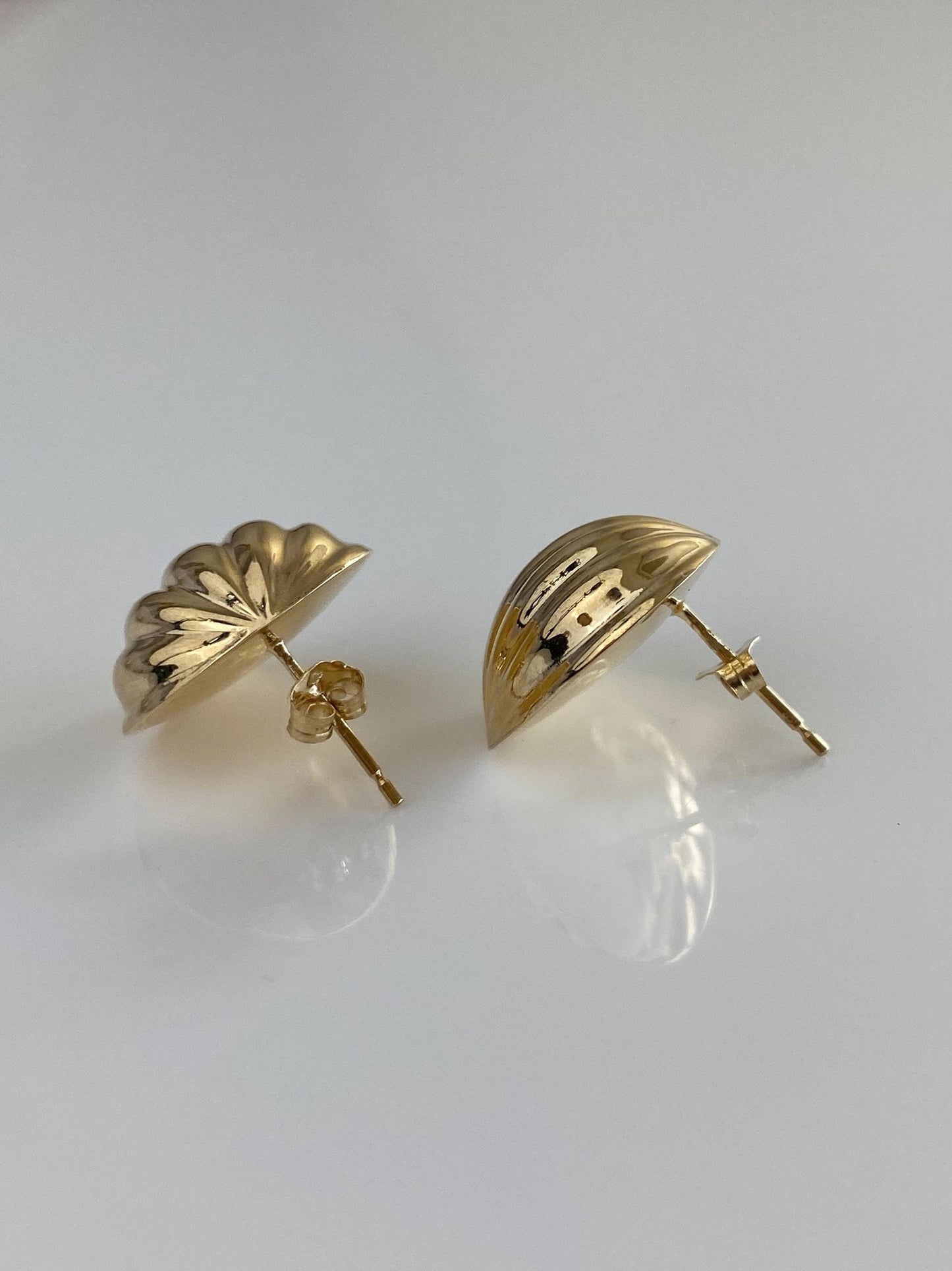 Vintage 14k Yellow Gold Fluted Domed Stud Earrings