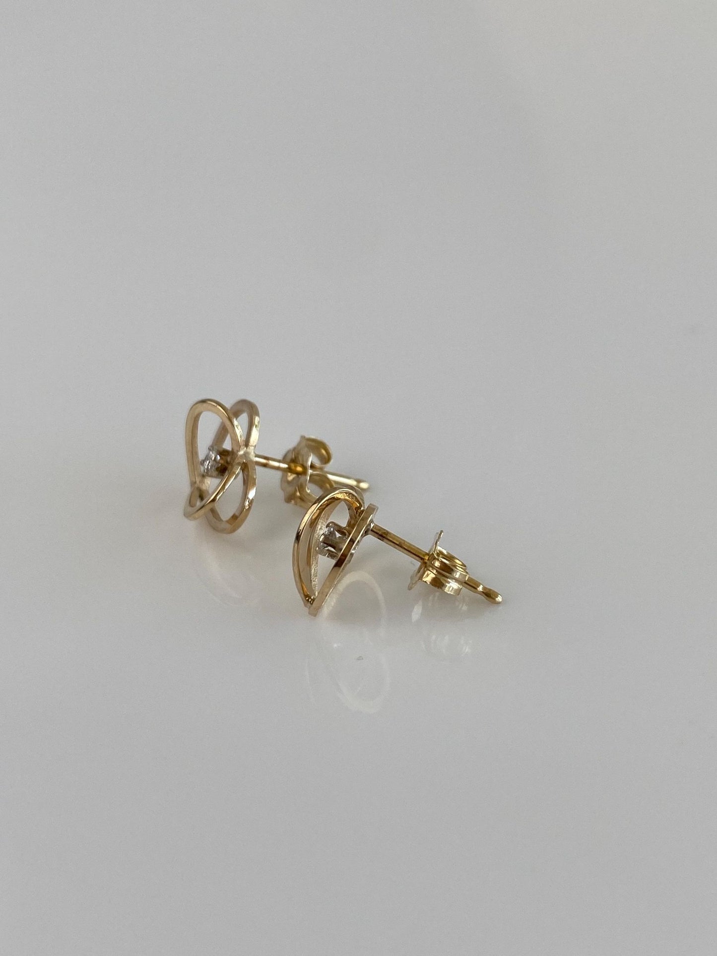 Vintage Solid 14k Yellow Gold Diamond Open Heart Stud Earrings