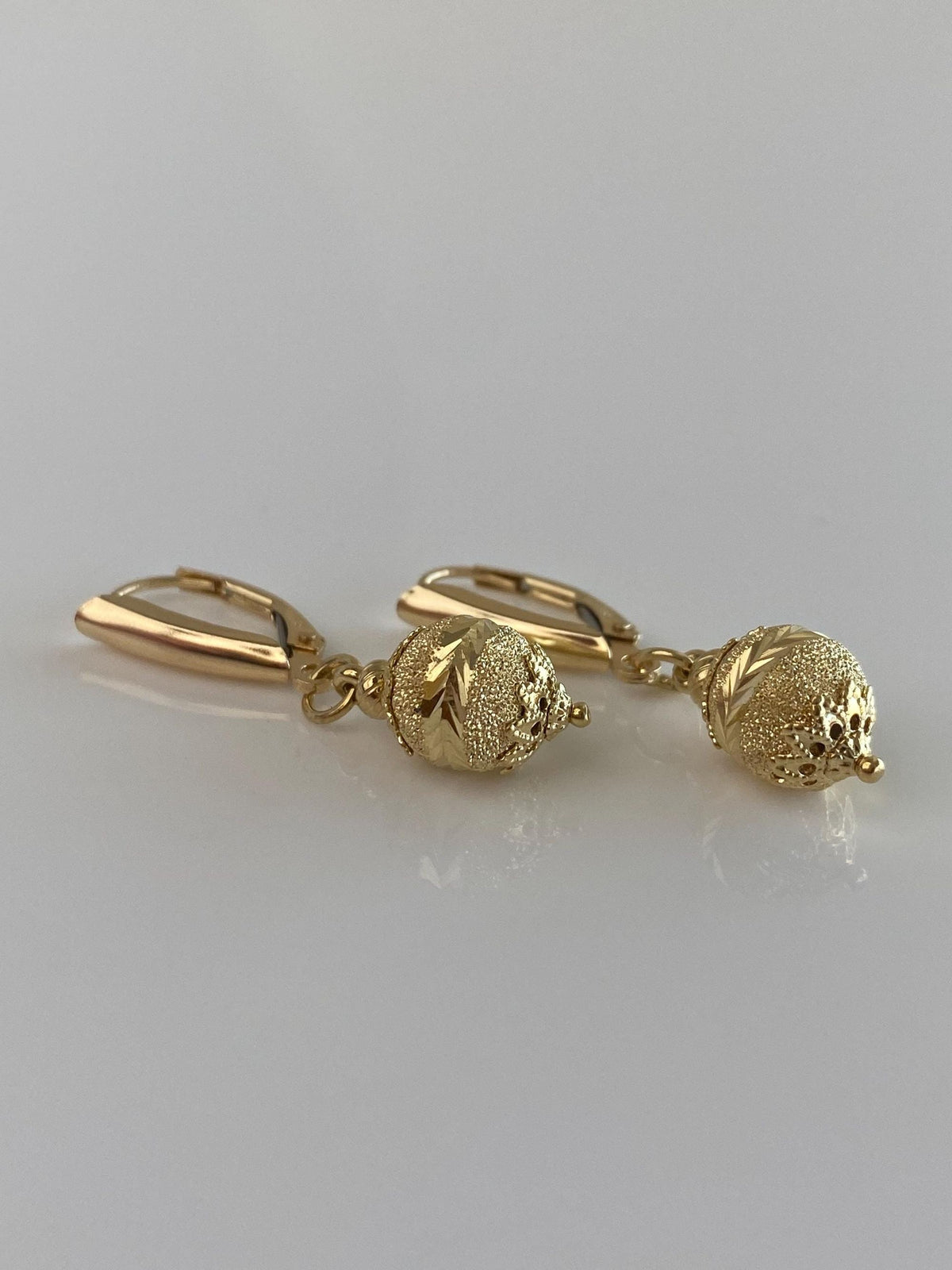 Vintage 14k & 18k Yellow Gold Diamond Cut Sparkly Ball Dangle Earrings