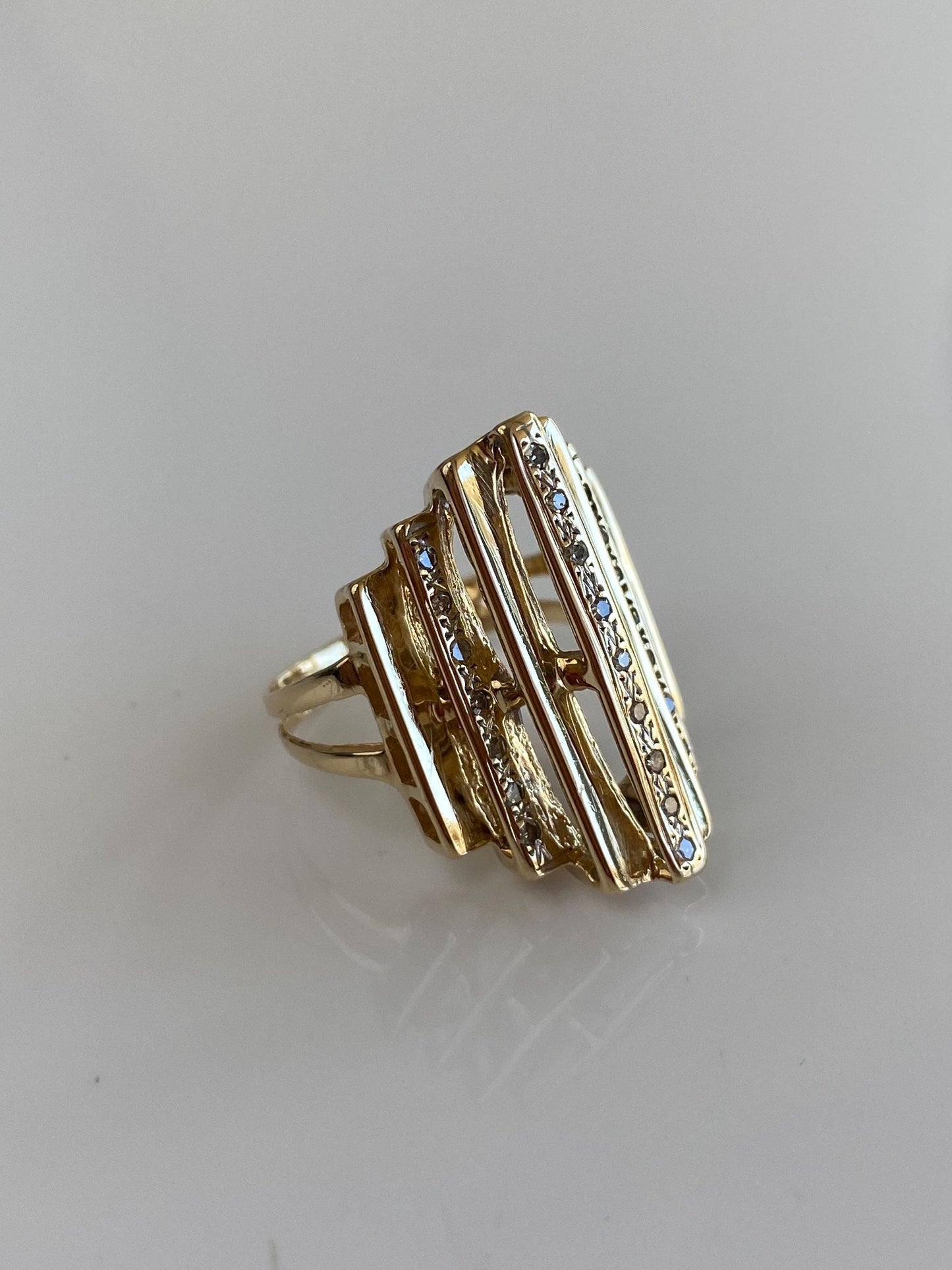 Vintage Solid 14k Yellow Gold Diamond Slatted Stepped Art Deco Style Ring - Size 6.5