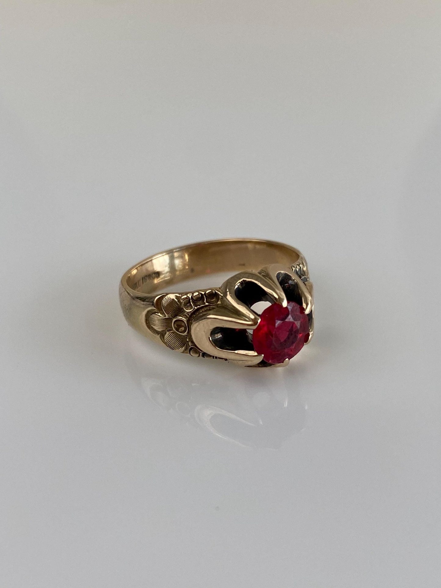 Vintage Solid 9k Yellow Gold Red Cubic Zirconia Ring - Size 8.75