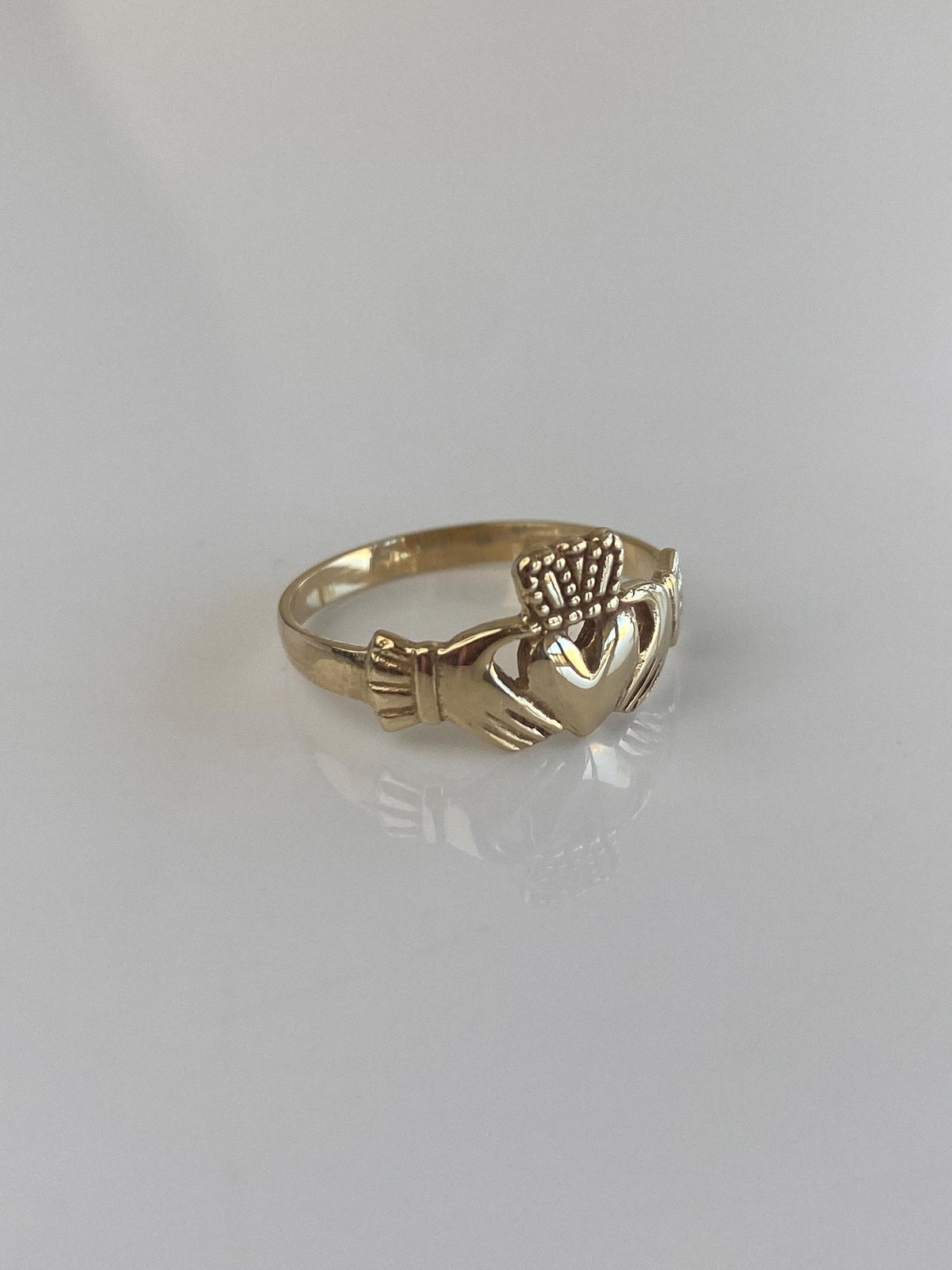 Vintage Solid 14k Yellow Gold Claddaugh Ring - Size 6.5
