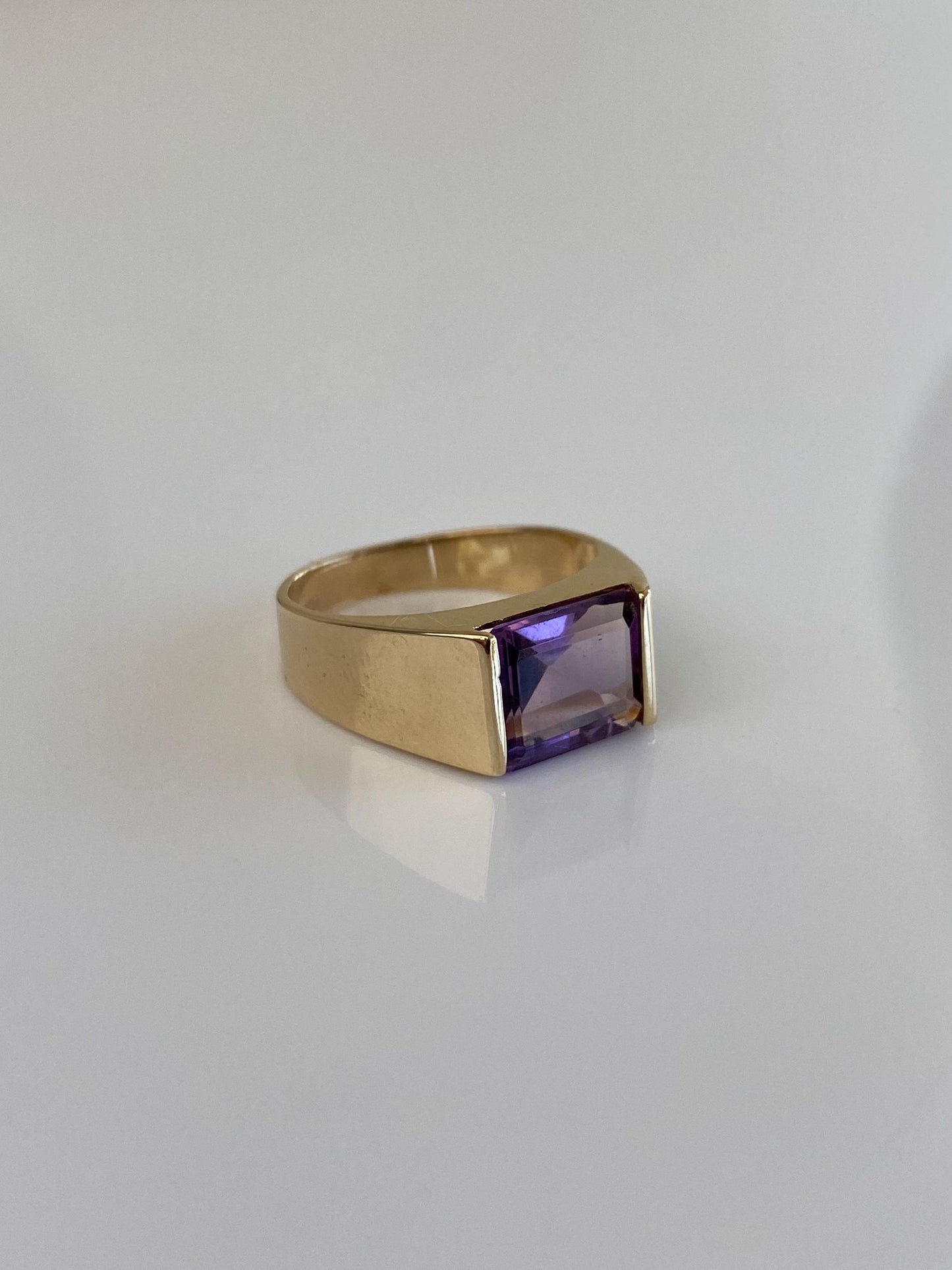 Vintage Solid 14k Yellow Gold Amethyst Signet Ring - Size 5.75