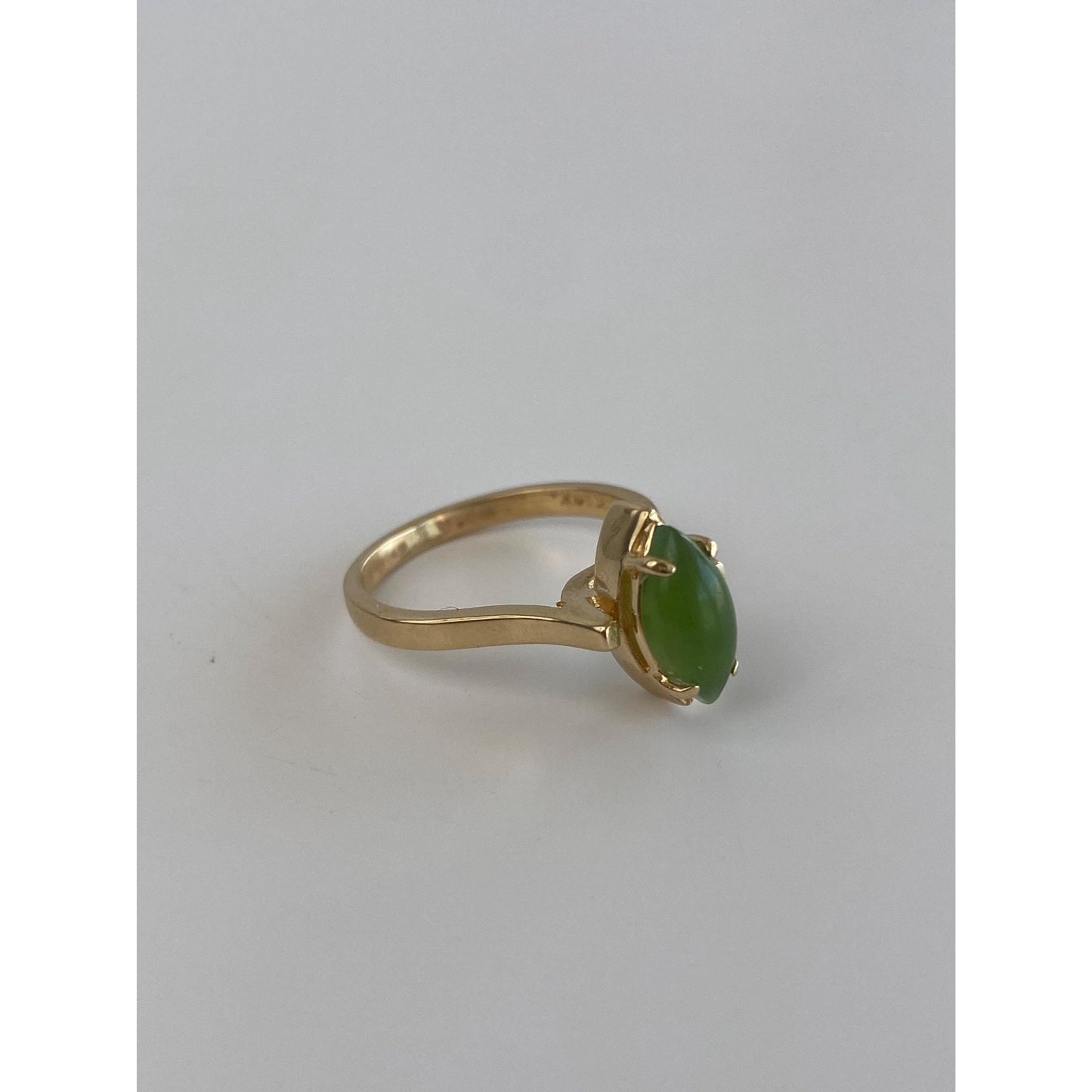 Vintage Solid 14k Yellow Gold Nephrite Ring - Size 4.75