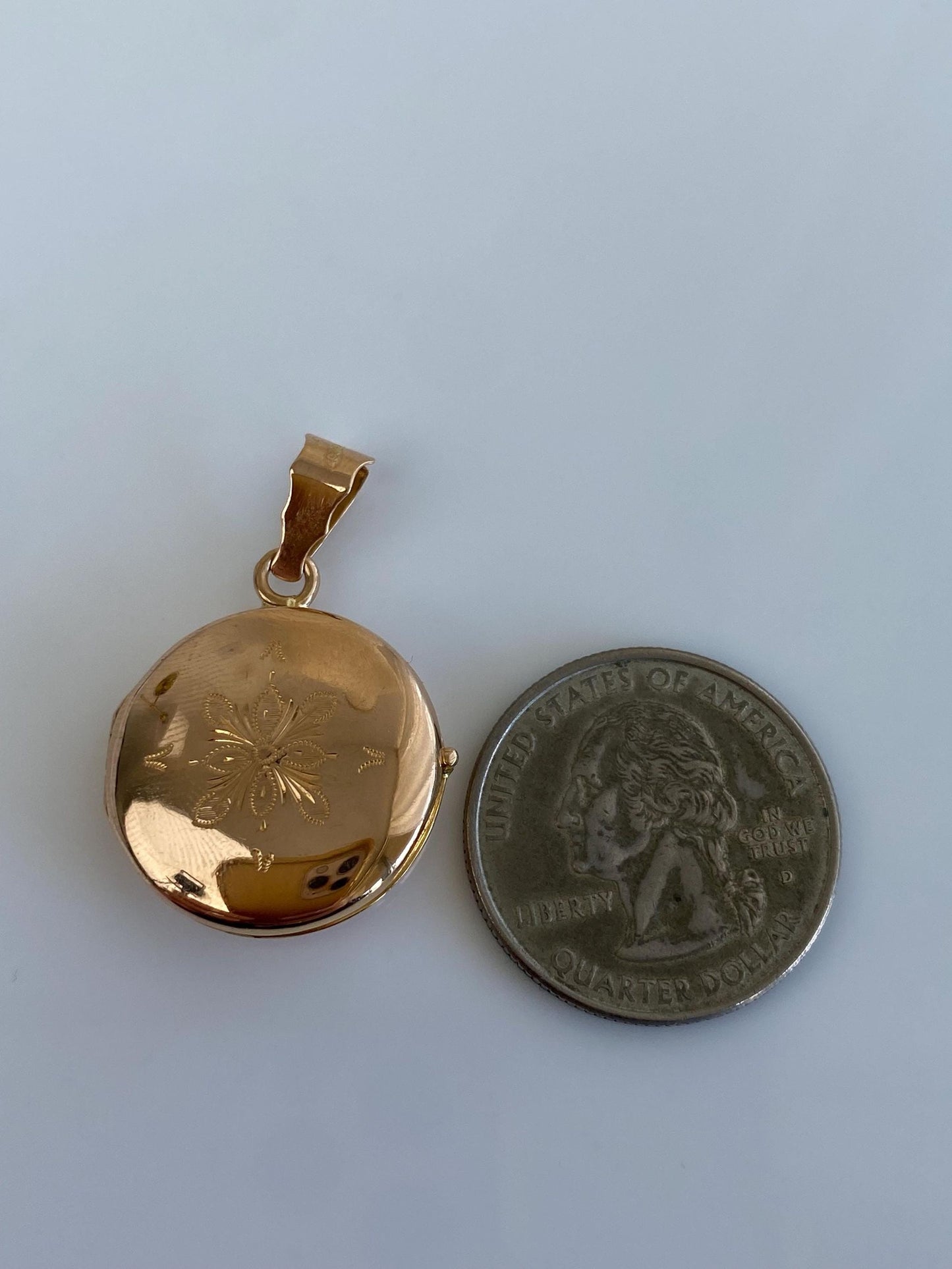 Vintage Solid 14k Yellow Gold Engraved Floral Locket Charm