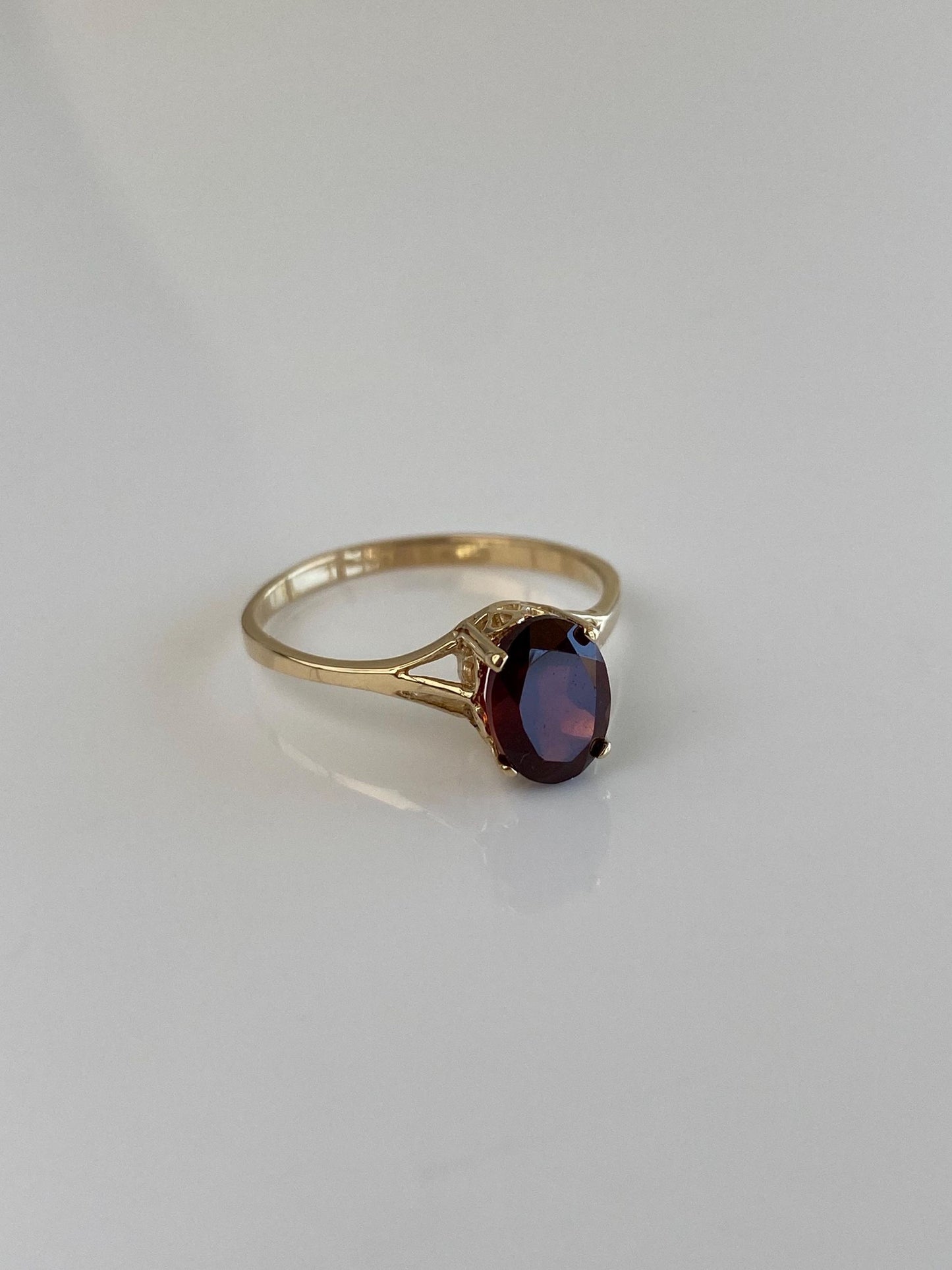 Vintage Solid 10k Yellow Gold Garnet Ring - Size 7.75