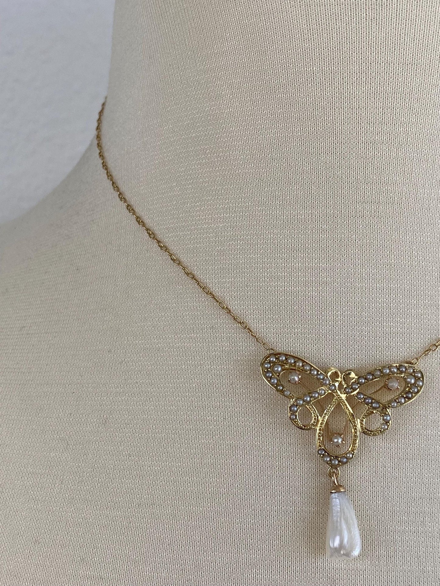 Vintage Solid 14k Yellow Gold Seed Pearls Freeform Pearl Butterfly Cable Chain Necklace - 15.75 inches