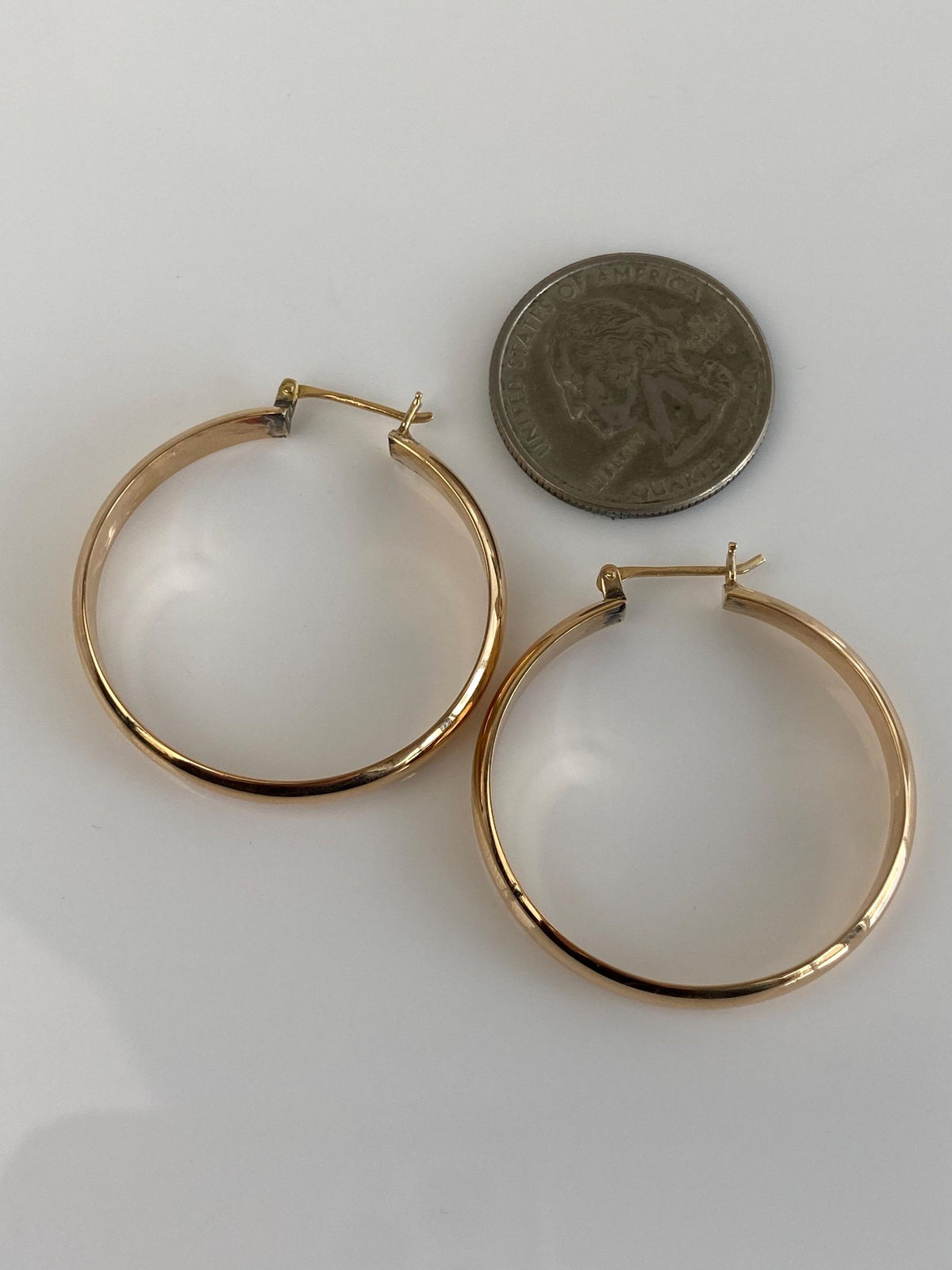 Vintage 18k Yellow Gold Hoop Earrings