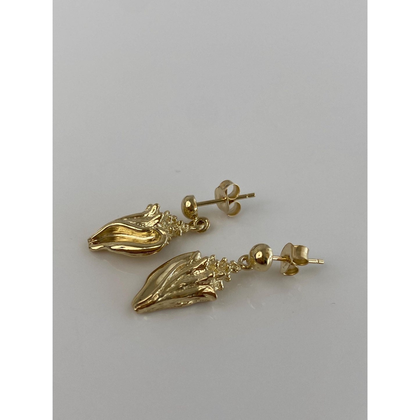 Vintage Solid 14k Yellow Gold Seashell Dangle Stud Earrings