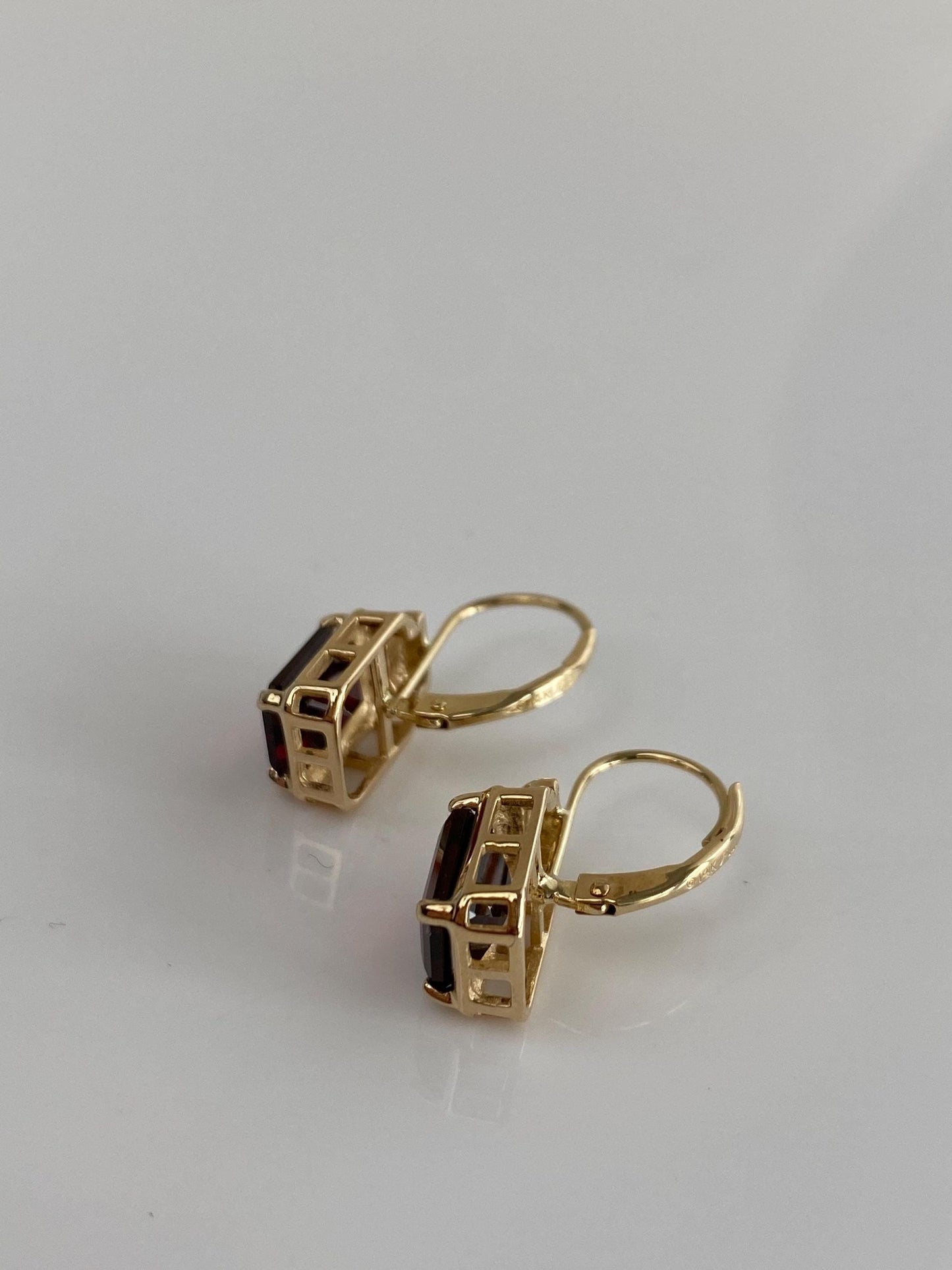 Vintage Solid 14k Yellow Gold Garnet Drop Earrings