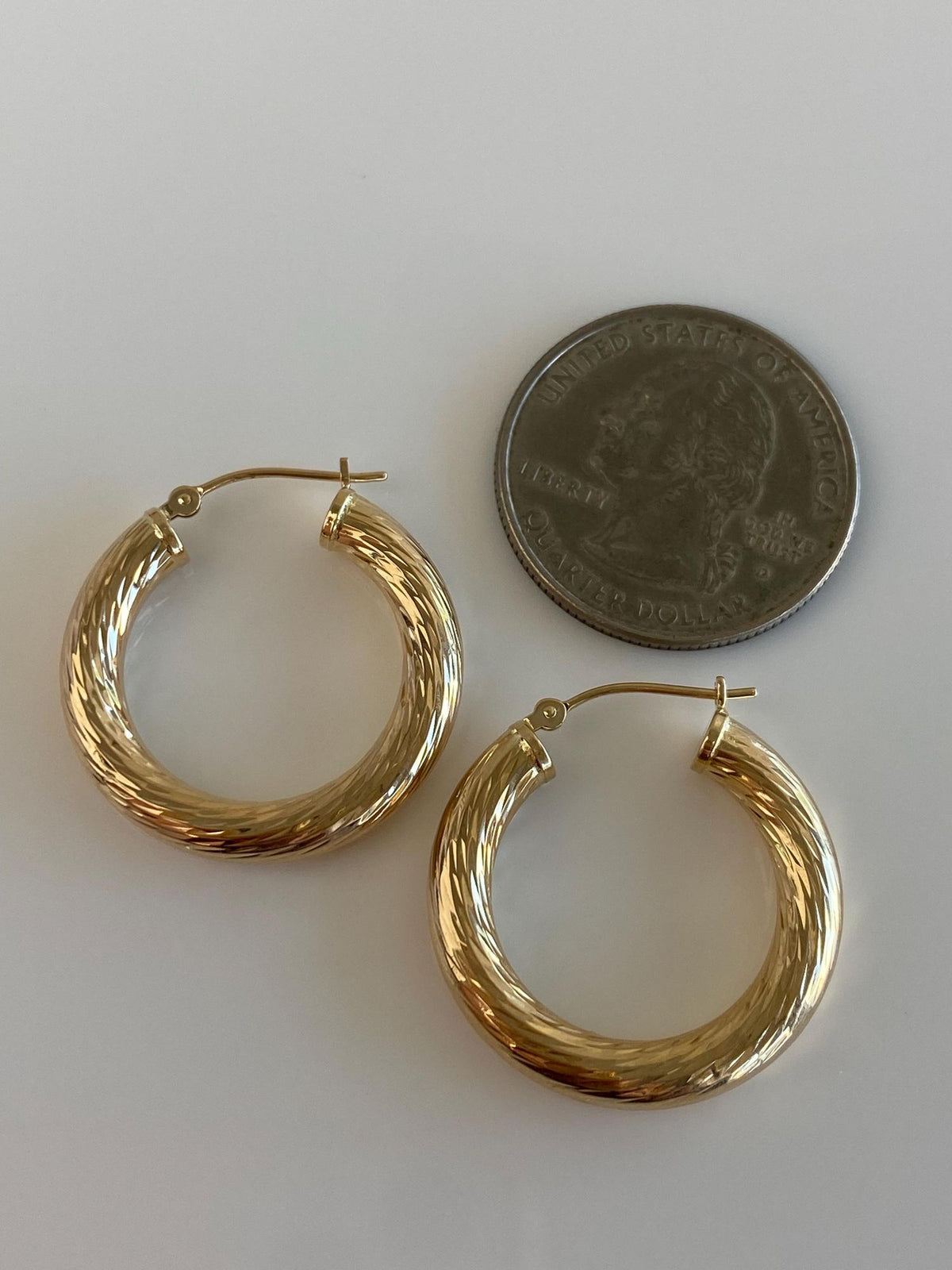 Vintage 14k Yellow Gold Diamond Cut Twist Pattern Hoop Earrings
