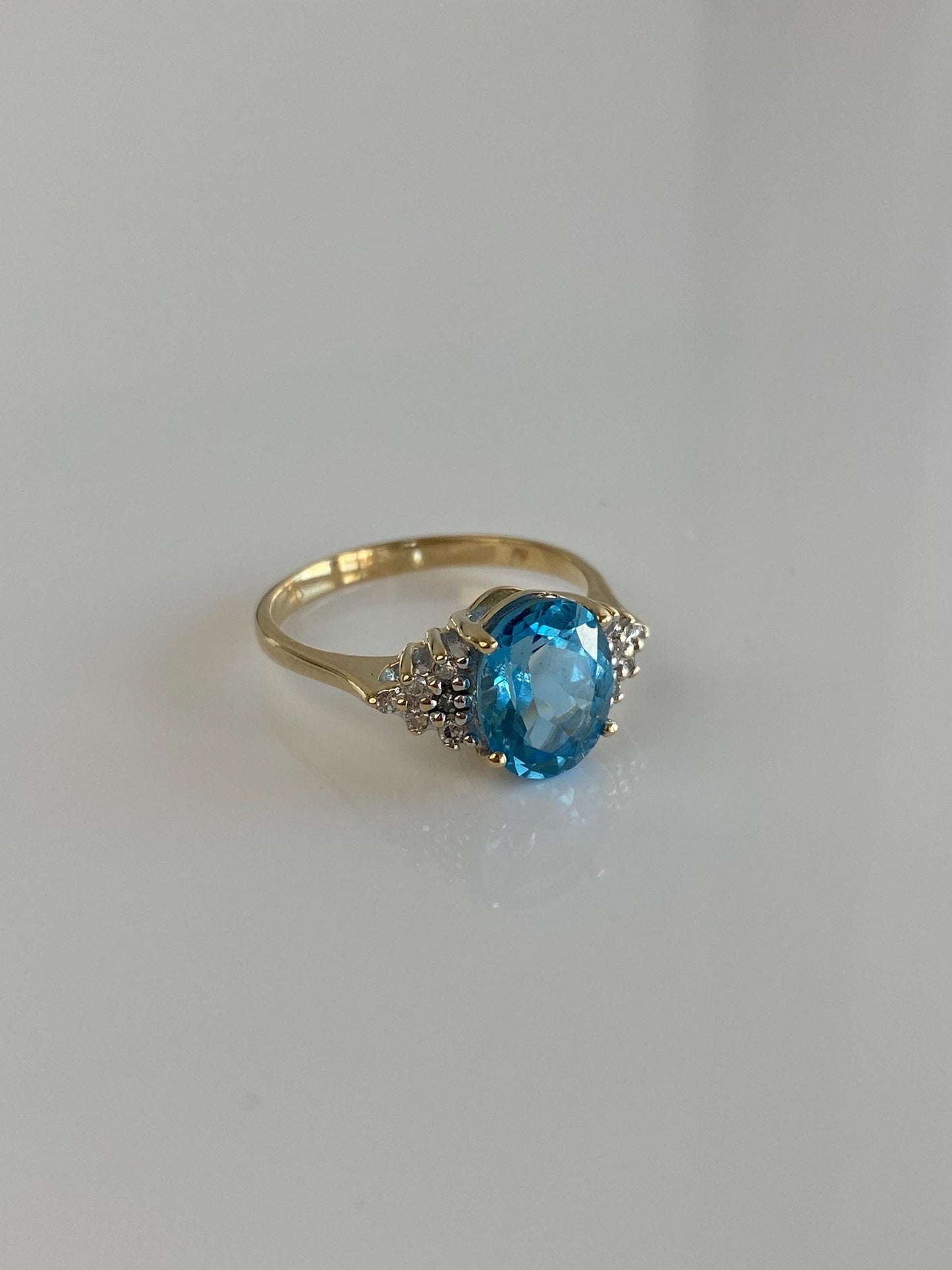 Vintage Solid 14k Yellow Gold Diamond Topaz Ring - Size 6.5
