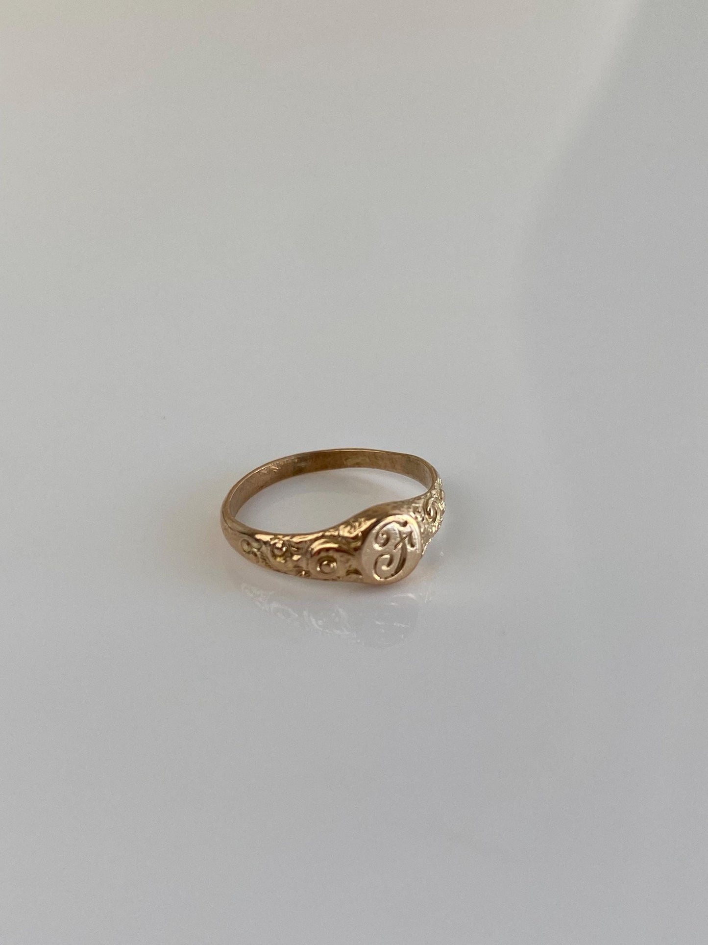 Vintage Solid 10k Yellow Gold Monogram Baby Signet Ring