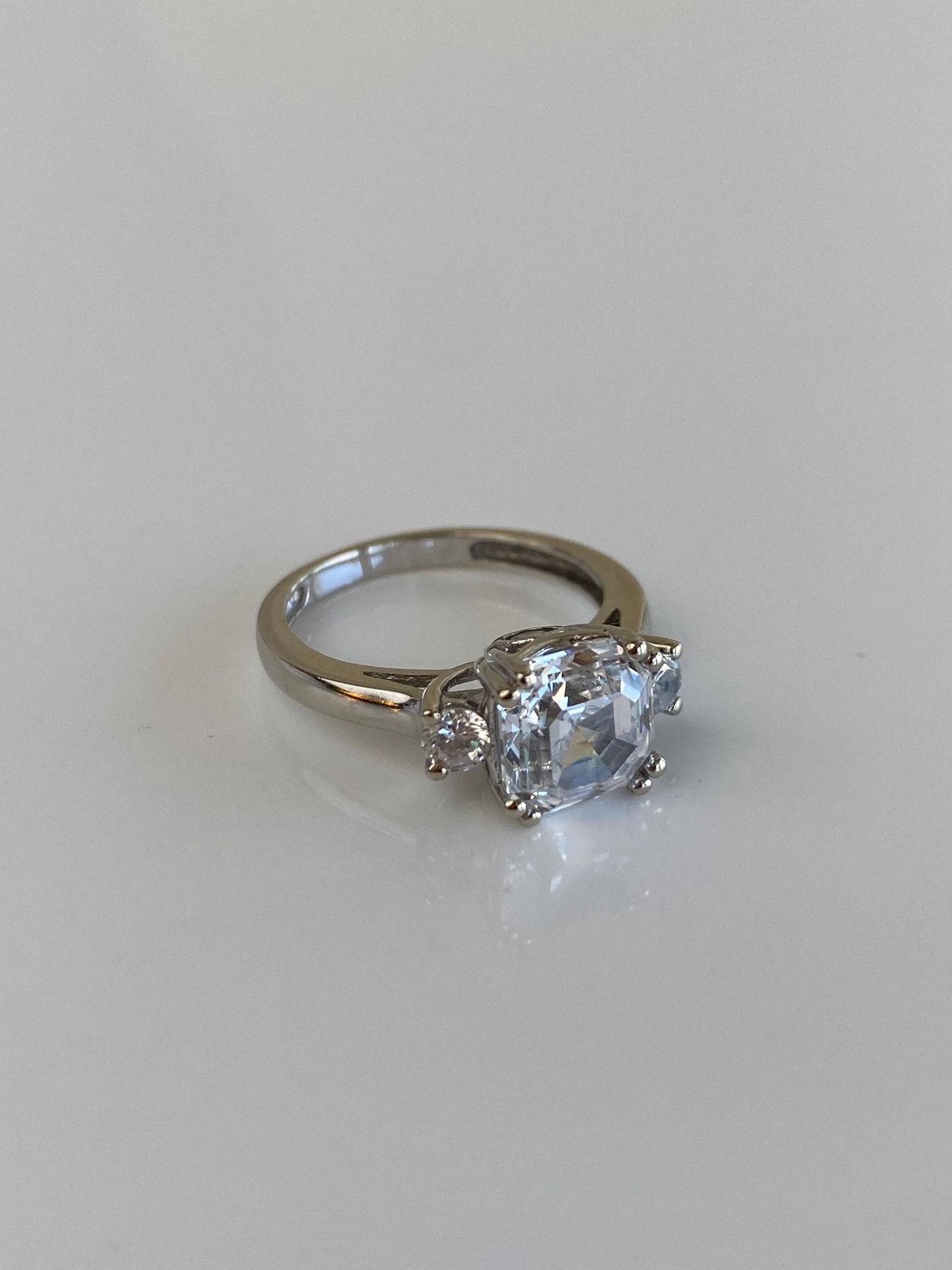 Vintage Solid 10k White Gold Clear Cubic Zirconia Ring - Size 5