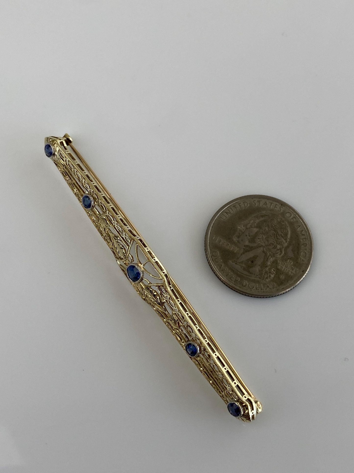 Vintage Solid 14k Yellow Gold Blue Sapphire Art Deco Bar Pin