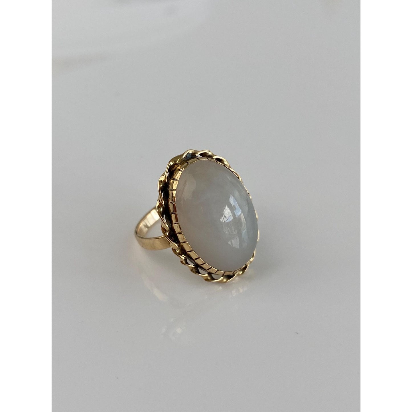 Vintage Solid 14k Yellow Gold White Jade Cabochon Ring - Size 5.75
