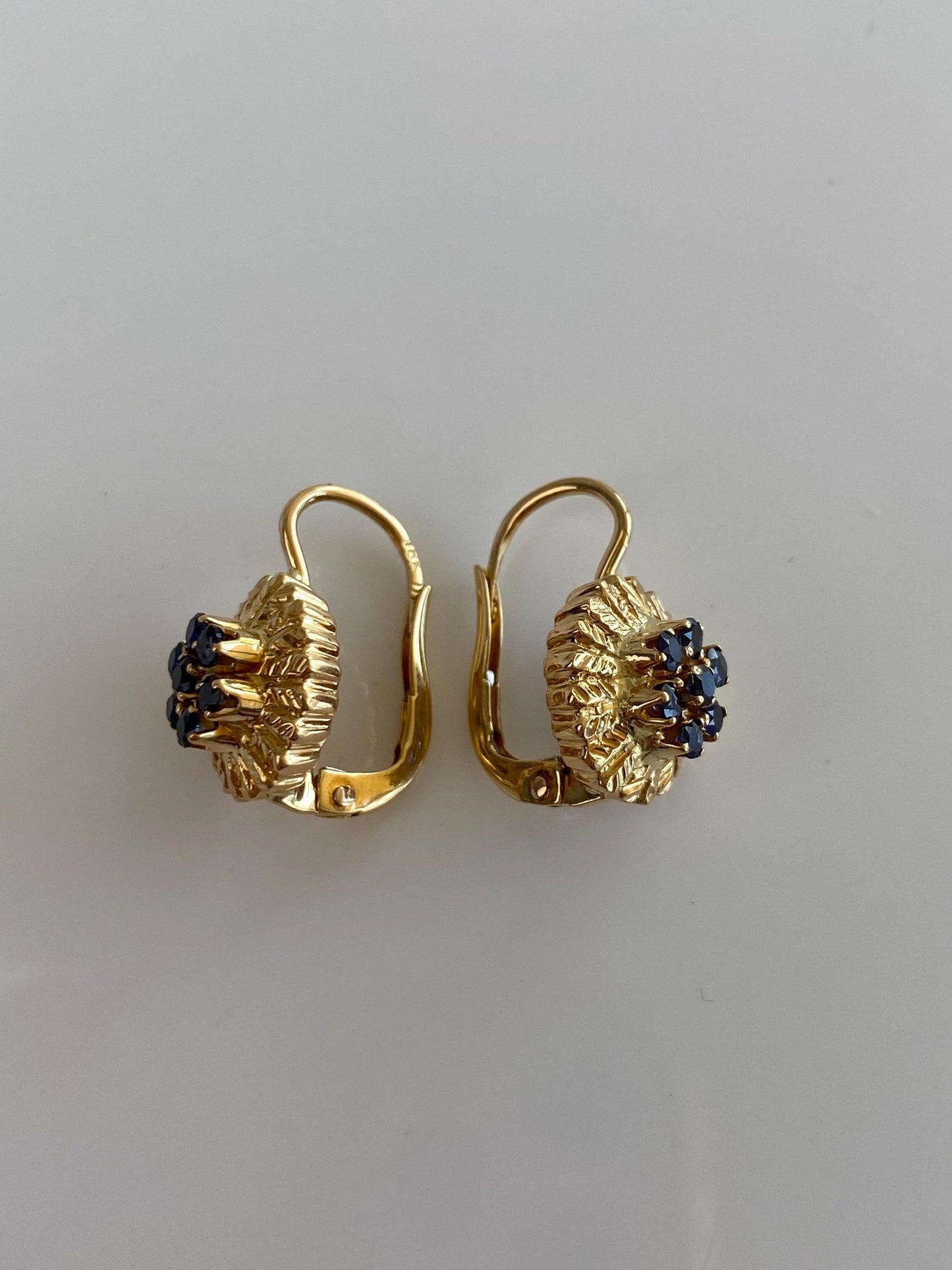Vintage Solid 18k Yellow Gold Blue Sapphire Cluster Drop Earrings