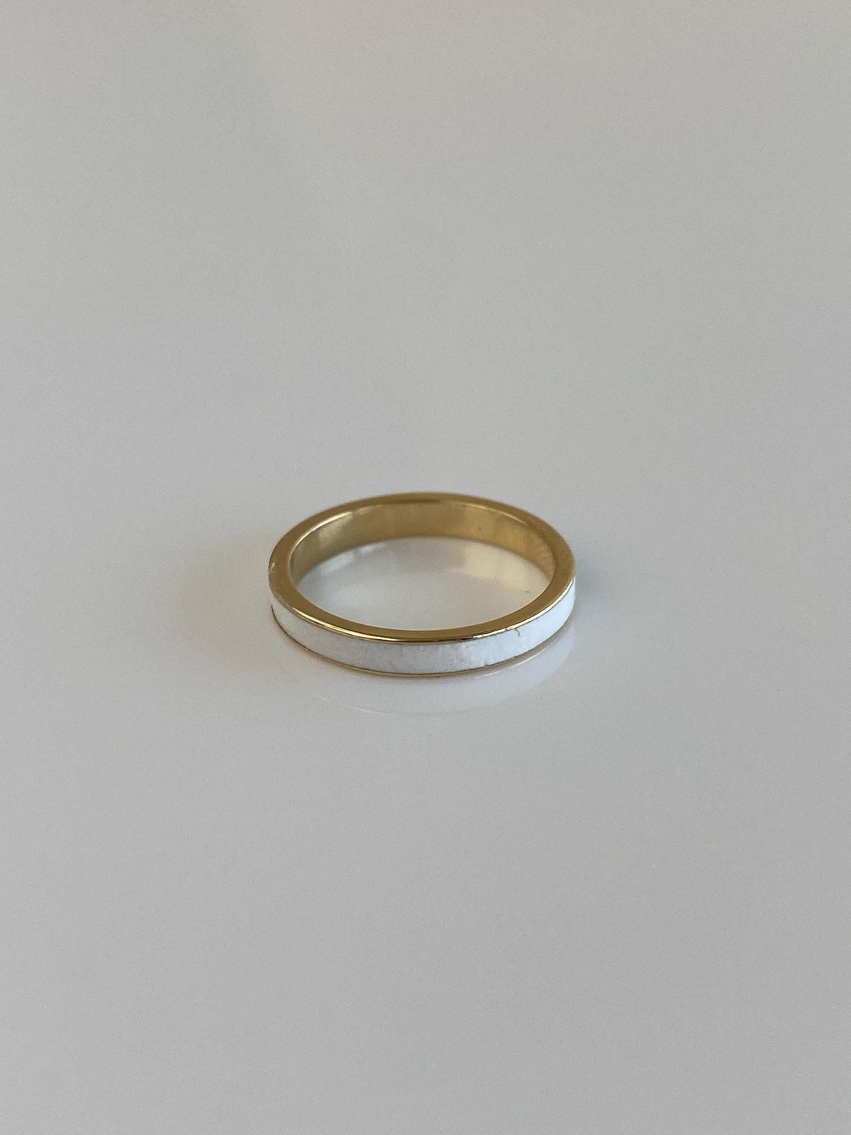 Vintage Solid 14k Yellow Gold White Enamel Inlay Ring Band - Size 2.75