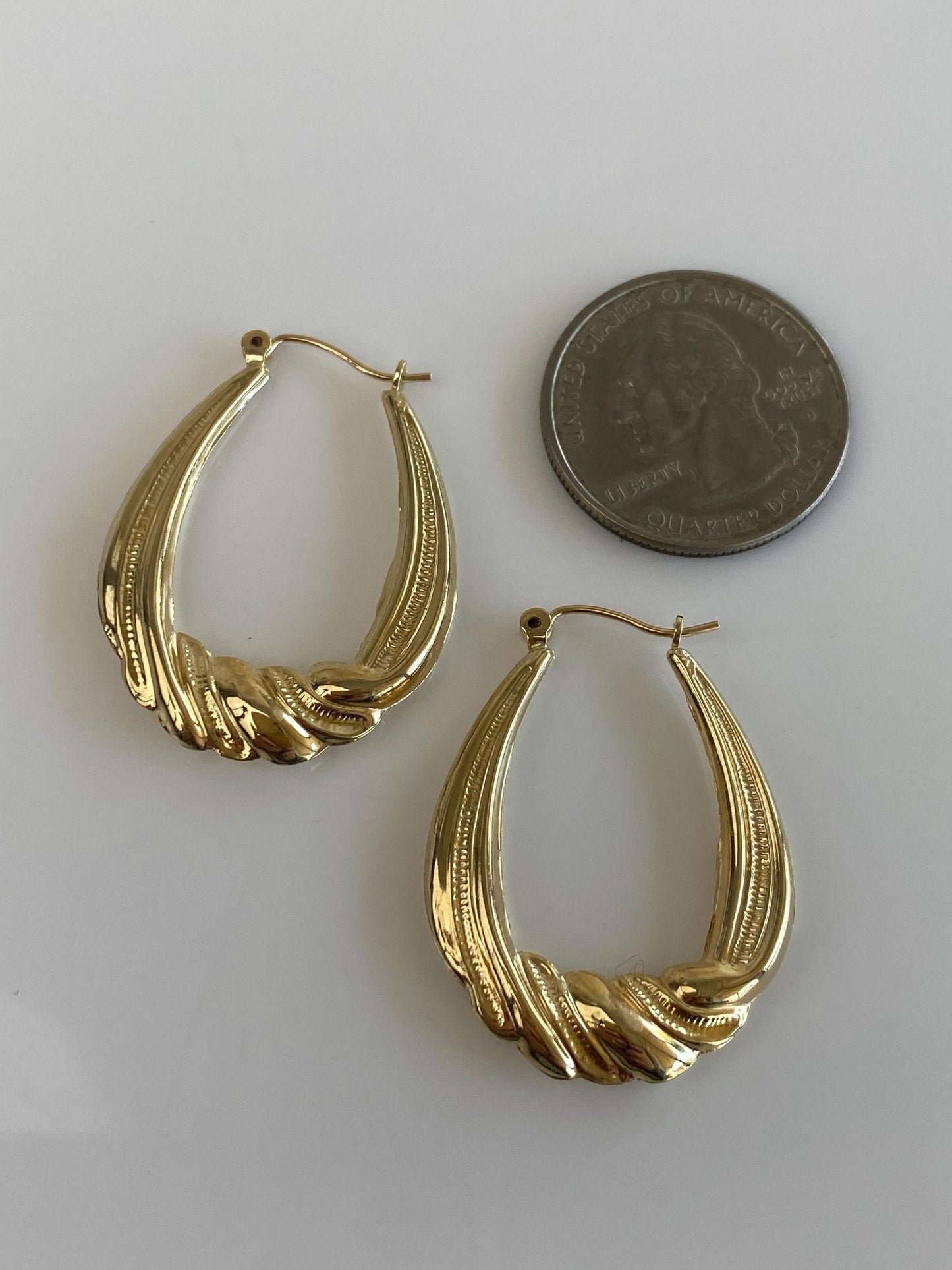 Vintage 14k Yellow Gold Scalloped Design Hoop Earrings
