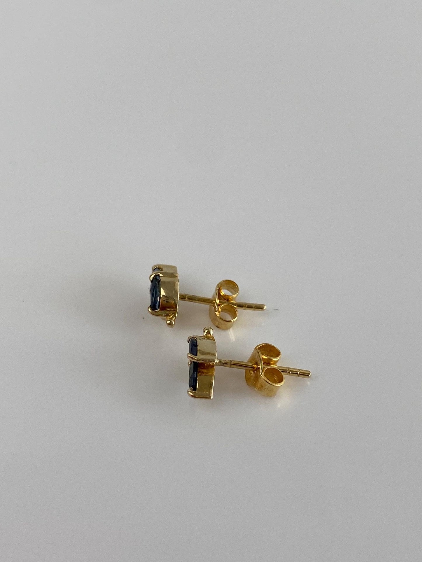 Vintage Solid 14k Yellow Gold Blue Sapphire Stud Earrings