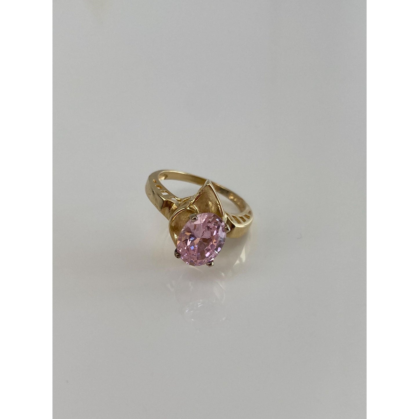 Vintage Solid 14k Yellow Gold Pink Cubic Zirconia Ring - Size 6