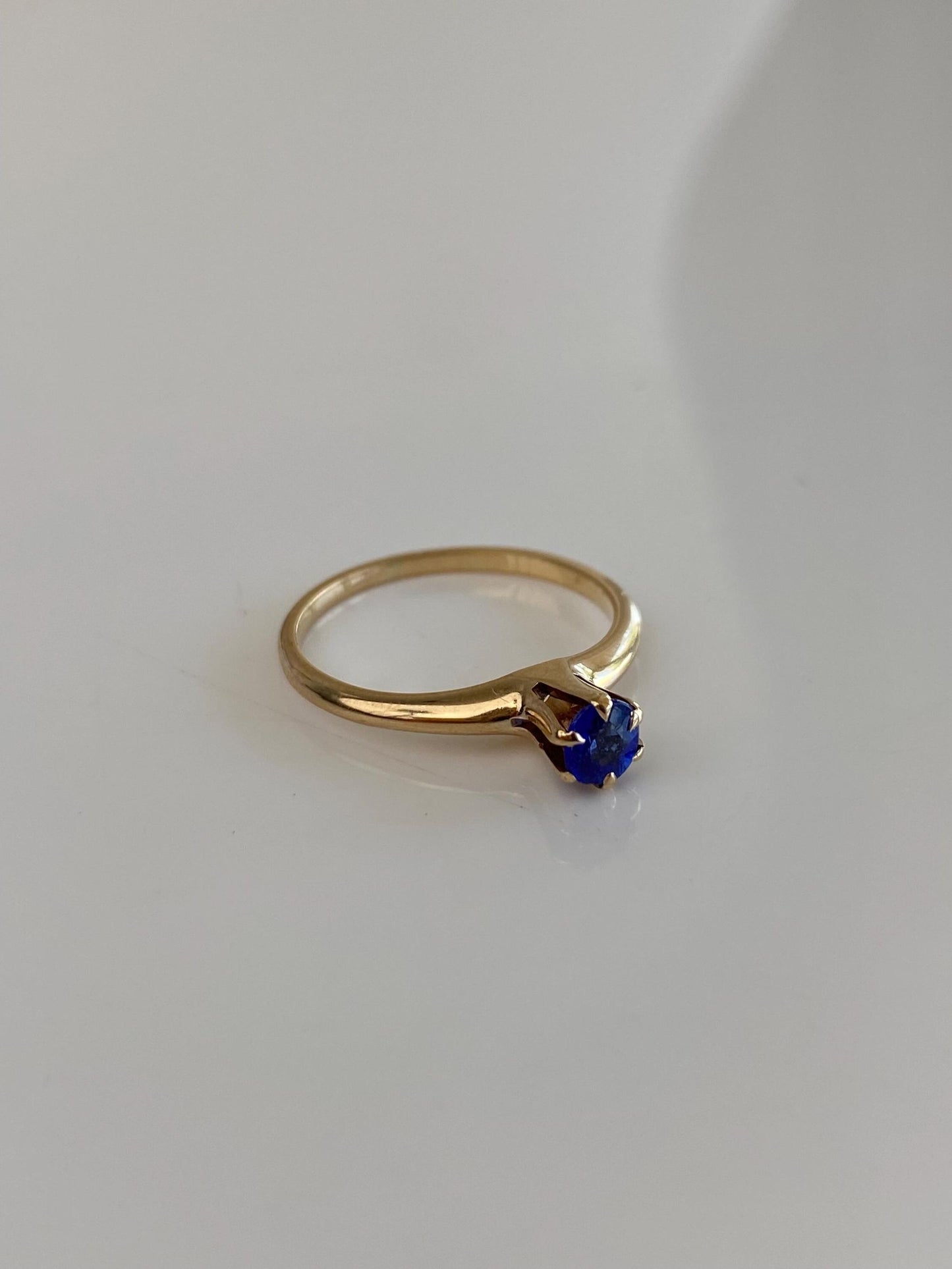 Solid 14k Yellow Gold Blue Cubic Zirconia Ring - Size 5.25