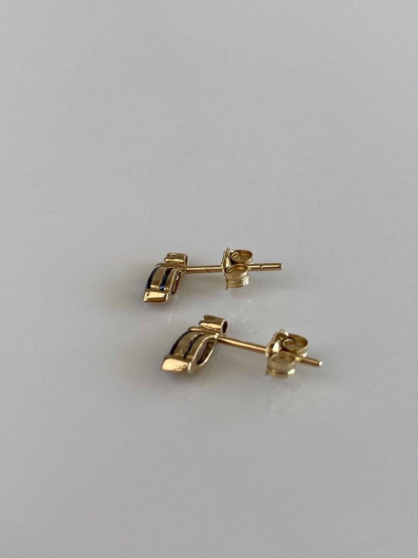 Vintage Solid 14k Yellow Gold Blue Sapphire Diamond Stud Earrings