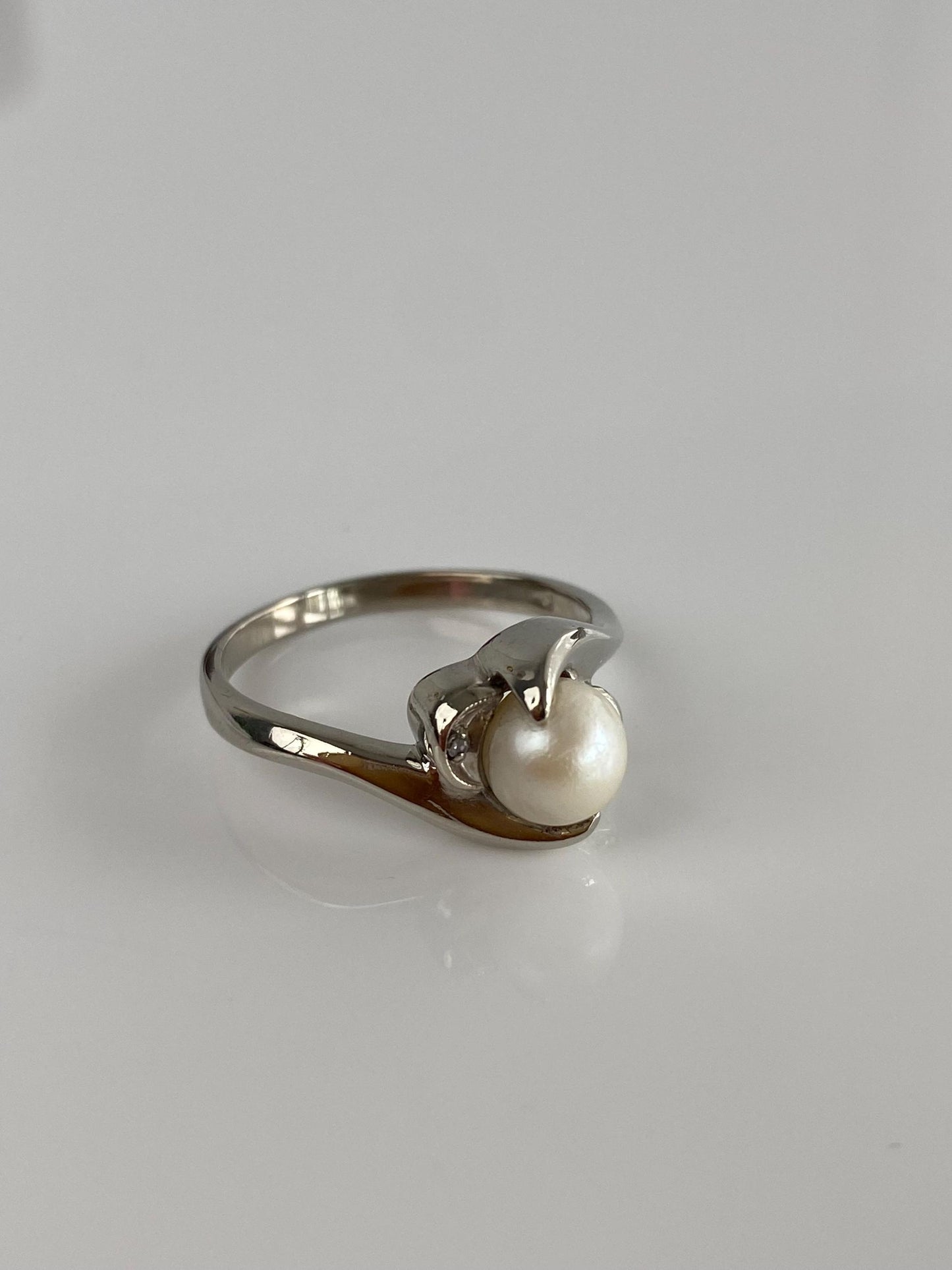 Vintage Solid 10k White Gold Diamond Pearl Ring - Size 7