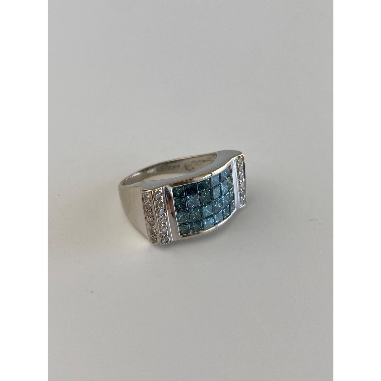 Vintage Solid 14k White Gold Blue & Clear Diamond Ring - Size 7