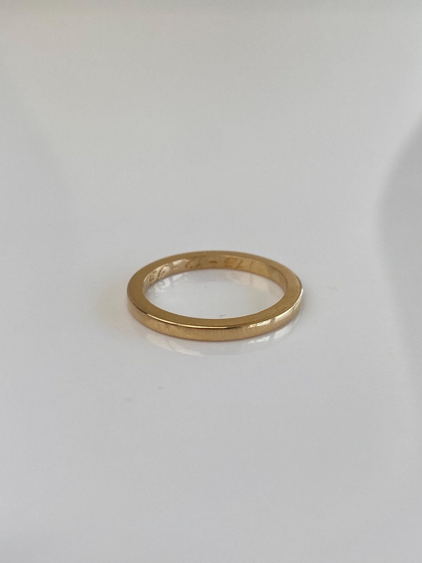 Vintage Solid 18k Yellow Gold Ring Band - Size 5.75