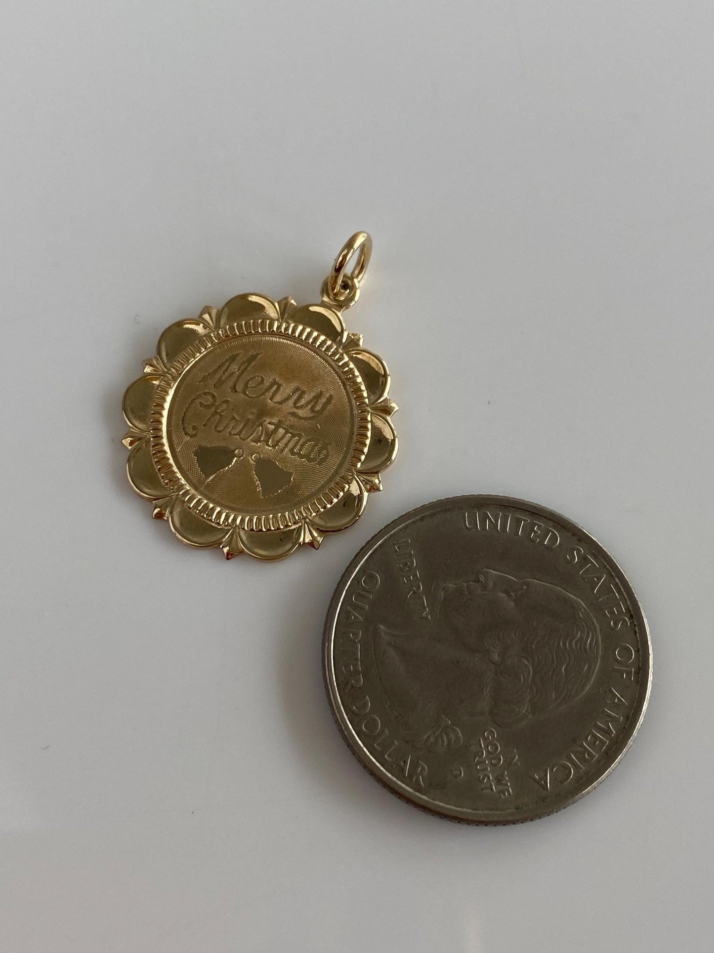 Vintage Solid 14k Yellow Gold Merry Christmas Charm