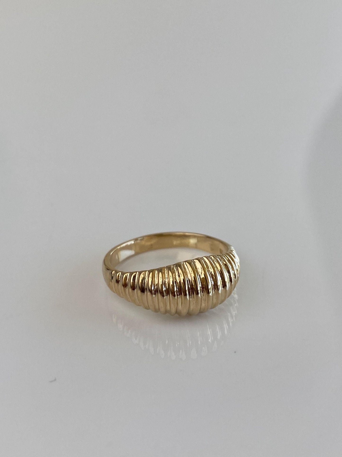 Solid 14k Yellow Gold Scalloped Ring - Size 5