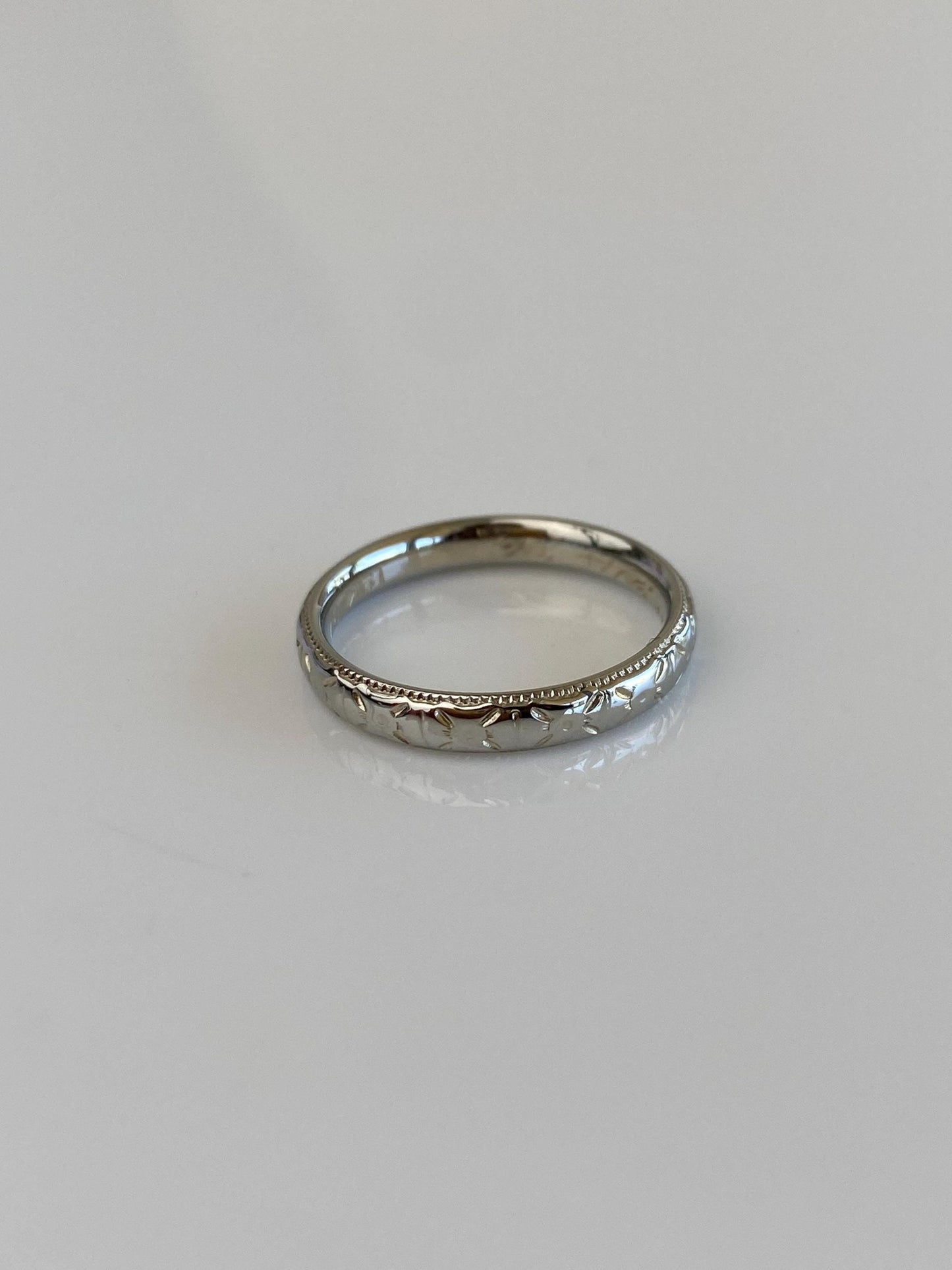 Vintage Solid 18k White Gold Designed Milgrain Ring Band - Size 5.25