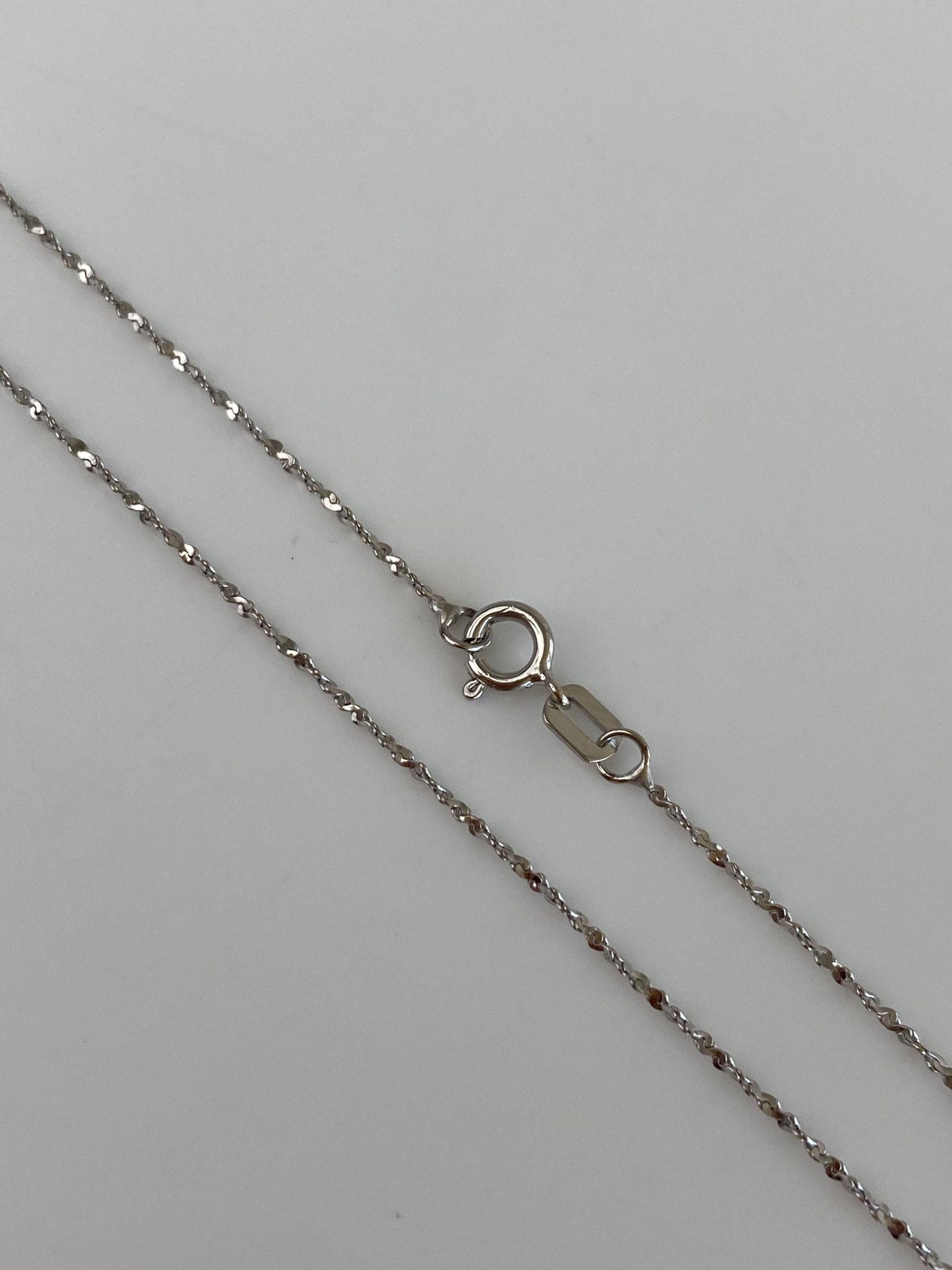 Vintage Solid 10k White Gold Dainty Twisted Serpentine Chain Necklace - 17.75 inches