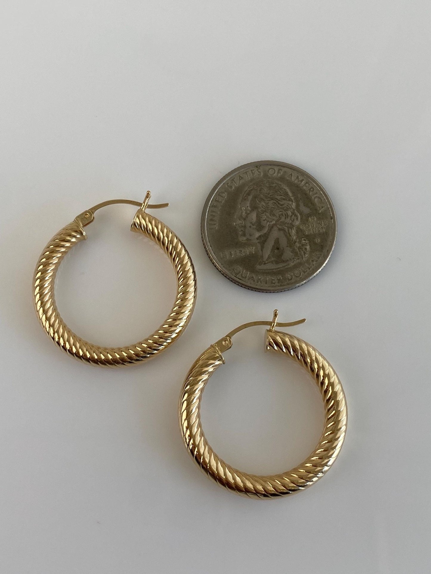 Vintage 14k Yellow Gold Design Twist Hoop Earrings