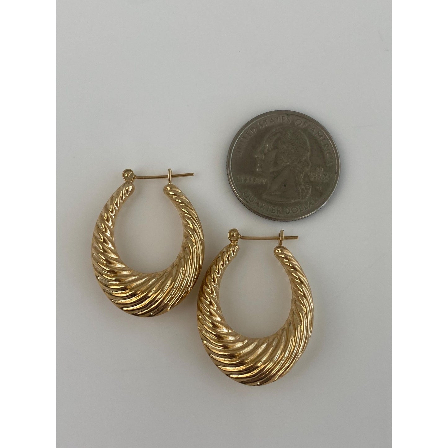 Vintage 14k Yellow Gold Scalloped Hoop Earrings