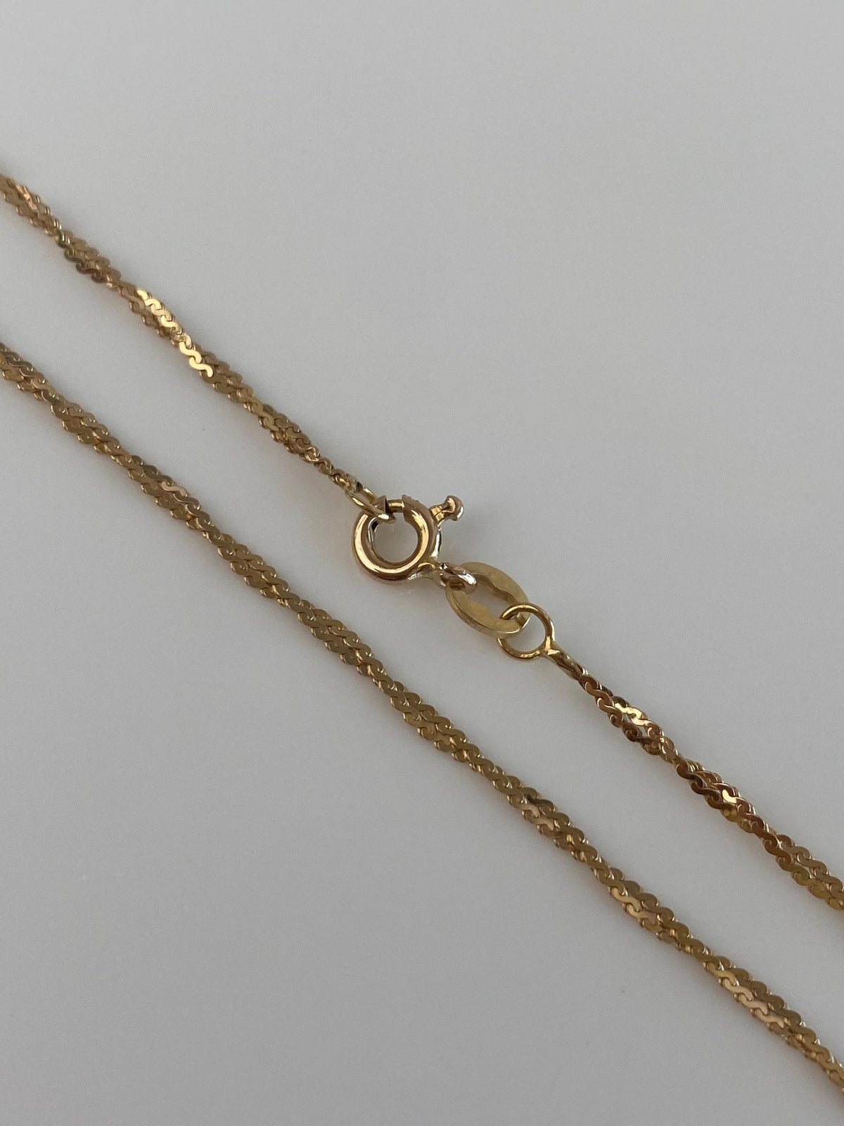 Vintage Solid 14k Yellow Gold Twisted Serpentine Chain Necklace - 15.5 inches