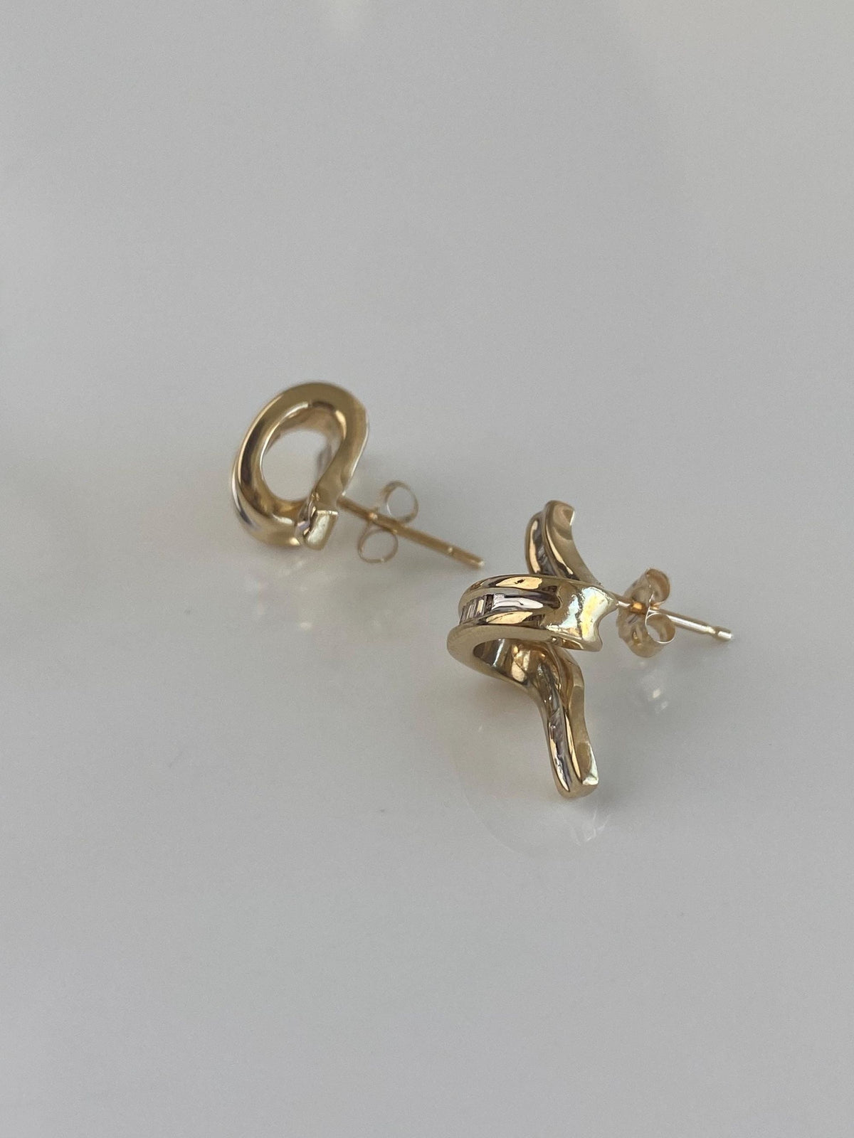 Vintage Solid 14k Yellow Gold Baguette Diamond Twist Drop Earrings