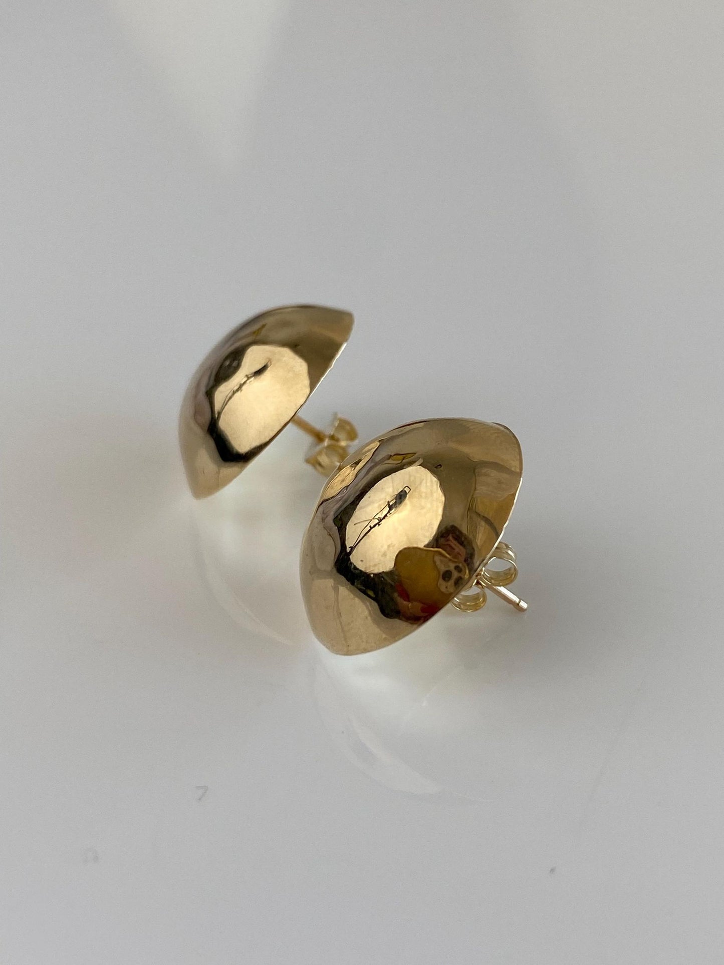 Vintage 14k Yellow Gold Hammered Dome Stud Earrings