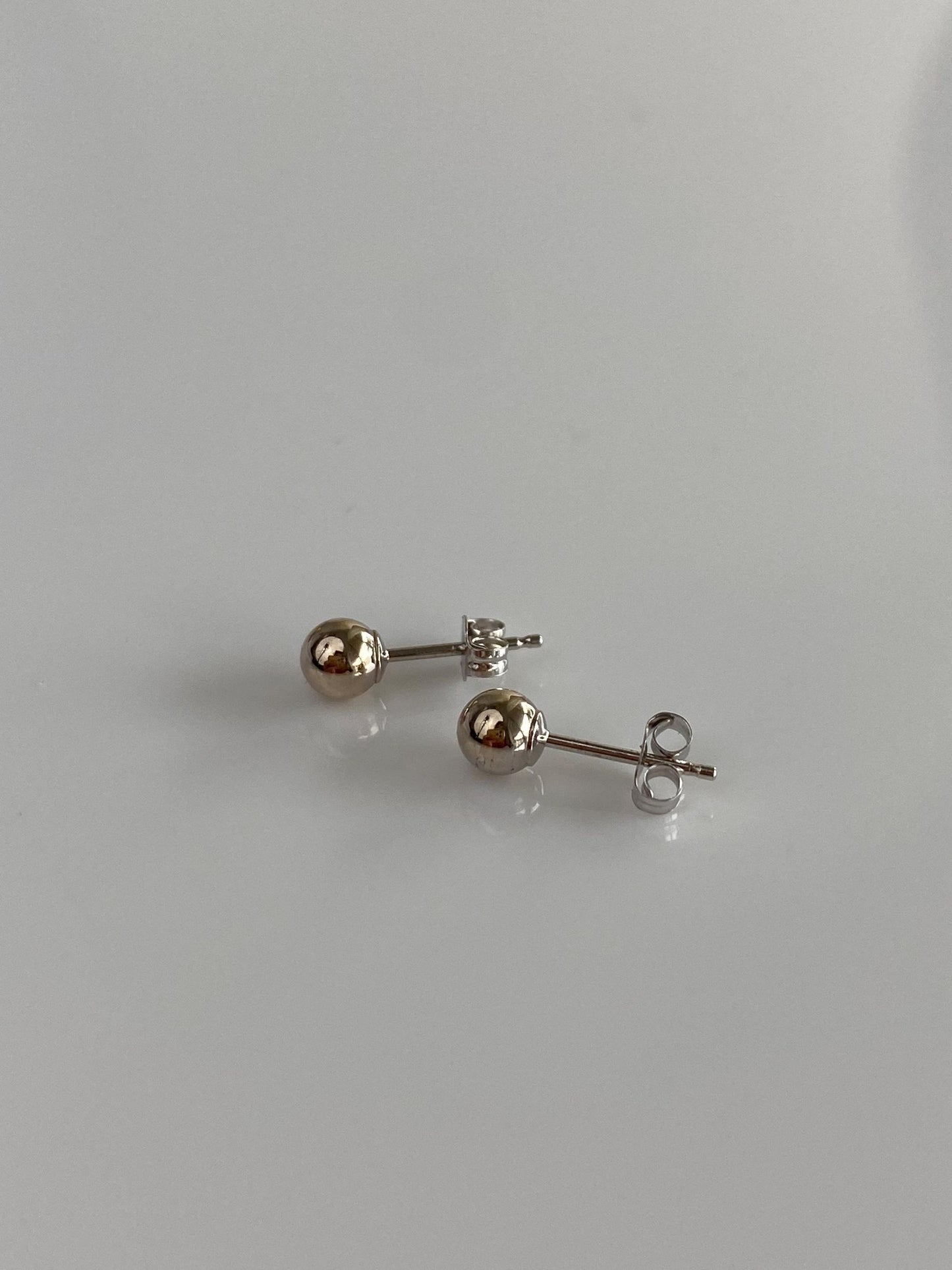 Vintage 14k White Gold Ball Stud Earrings