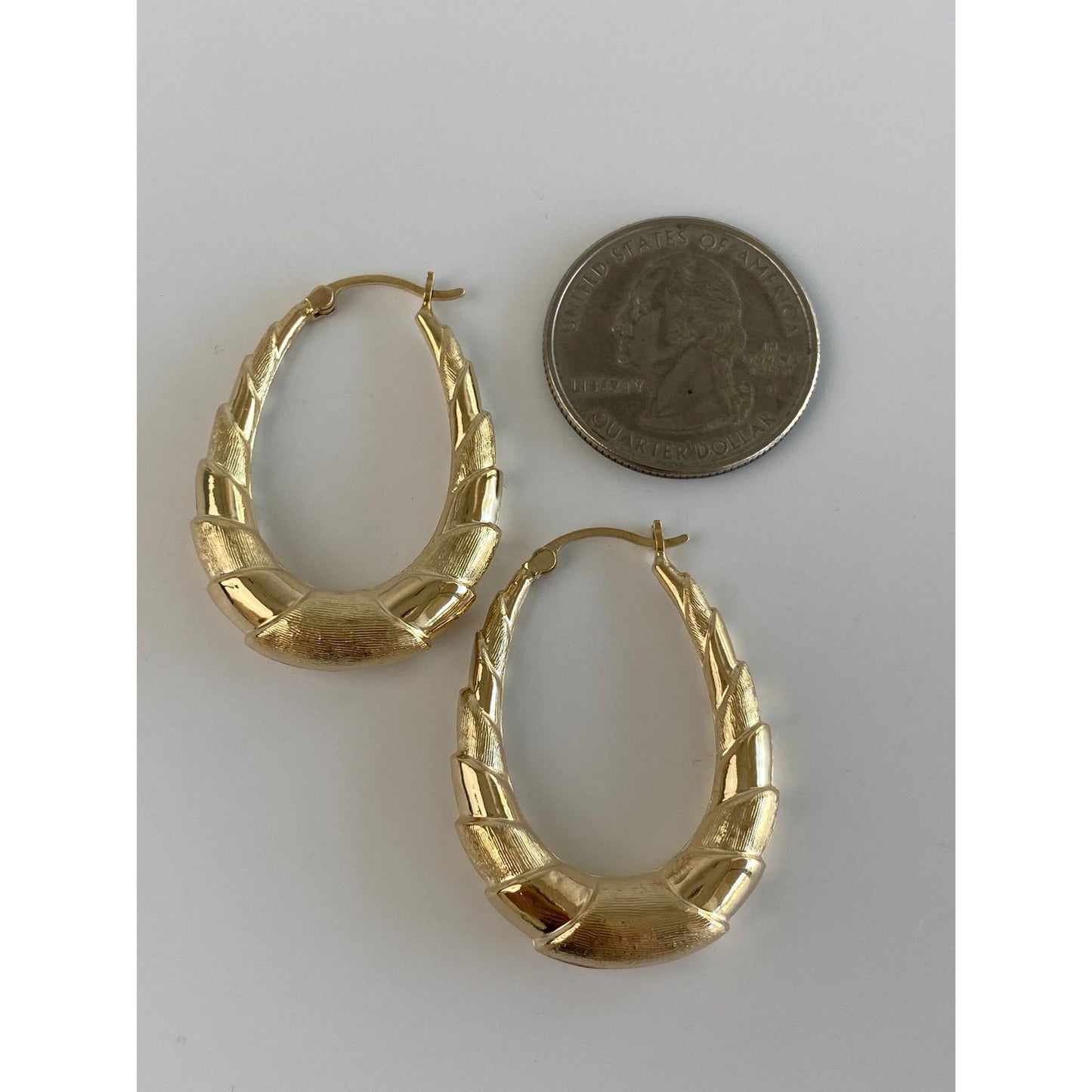 Vintage 14k Yellow Gold Satin Scaled Oval Hoop Earrings