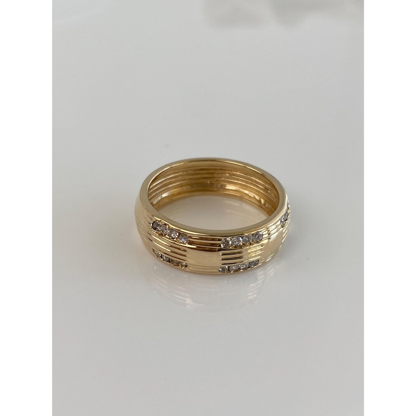 Solid 14k Yellow Gold Cubic Zirconia Lined Ring Band - Size 8.75