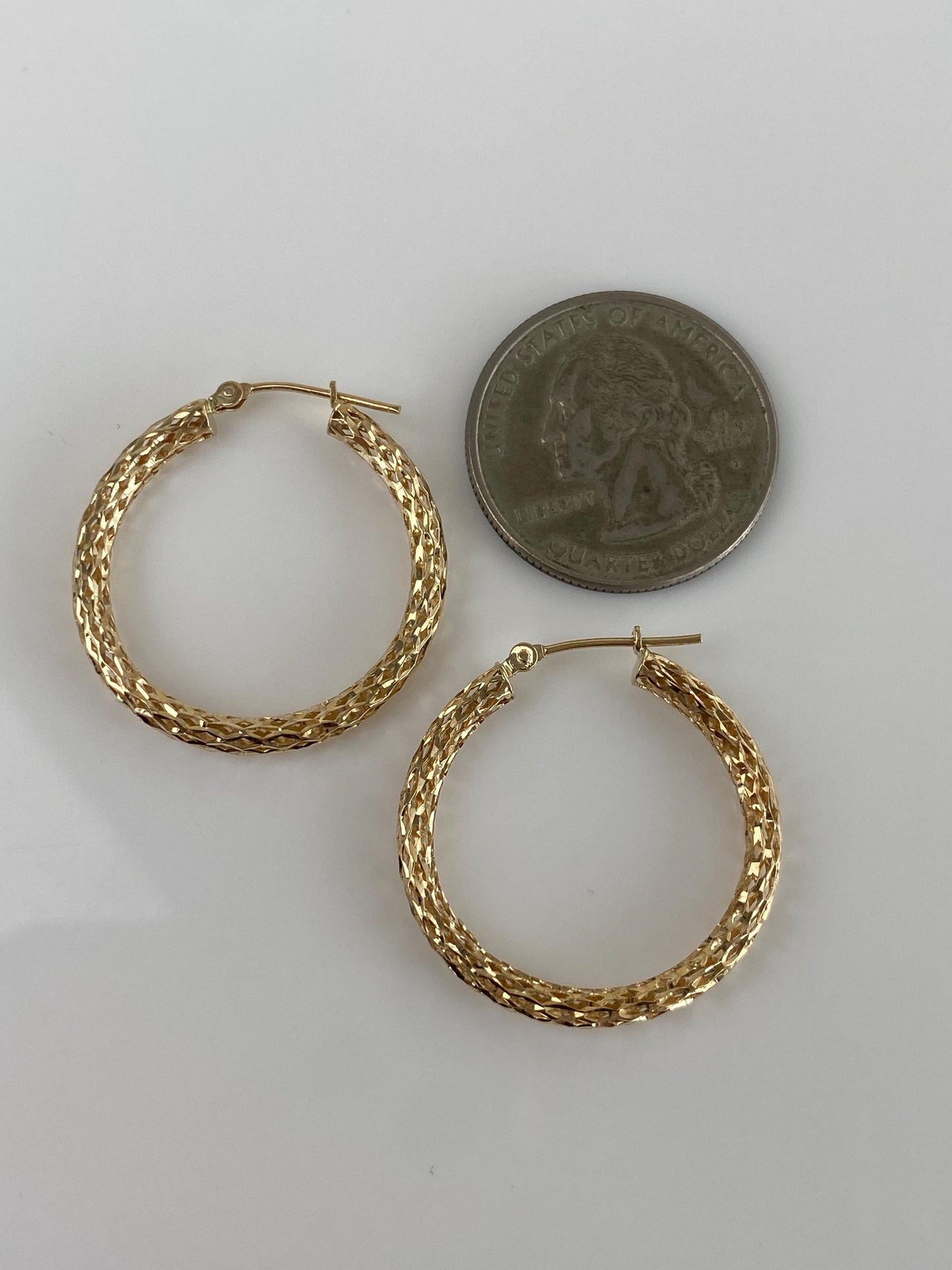 Vintage Solid 10k Yellow Gold Open Weave Diamond Cut Hoop Earrings